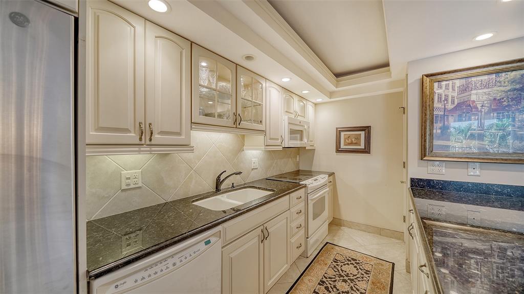 Sarasota, Florida, 34236, United States, 2 Bedrooms Bedrooms, ,2 BathroomsBathrooms,Residential,For Sale,1793887
