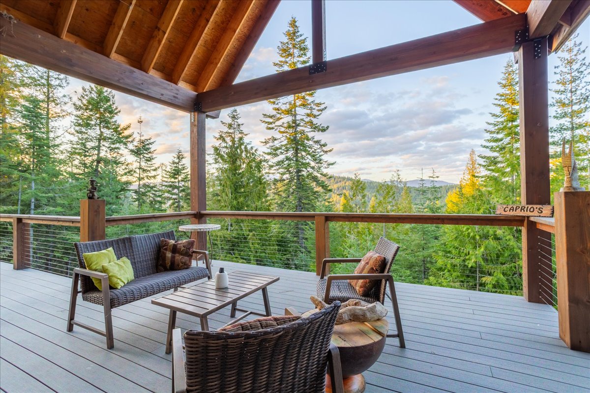 Sagle, Idaho, 83860, United States, 3 Bedrooms Bedrooms, ,4 BathroomsBathrooms,Residential,For Sale,1976949