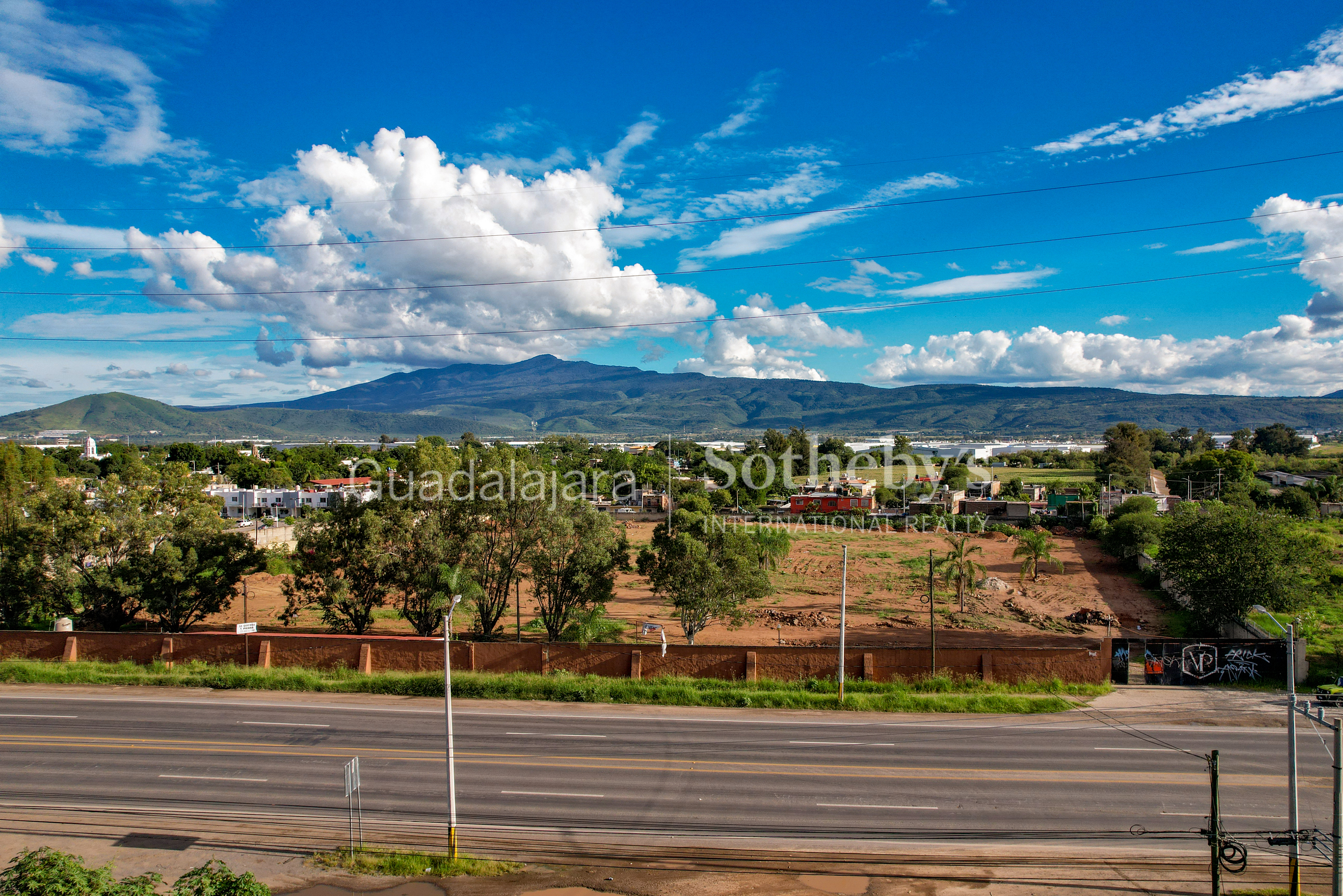  Terreno Industrial en venta - Tlajomulco de Zuñiga - 物件實景