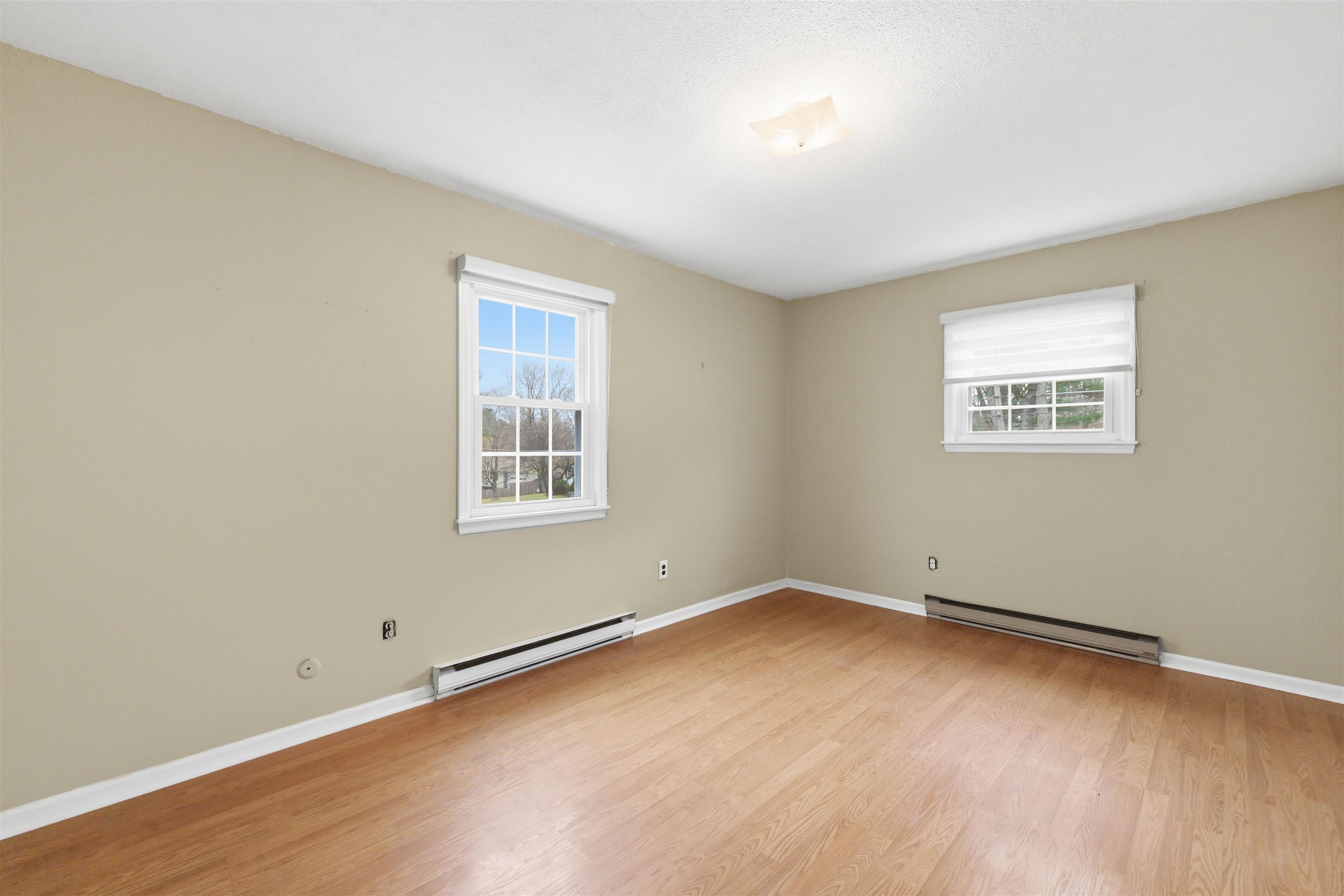 Laconia, New Hampshire, 03246, United States, 3 Bedrooms Bedrooms, ,Residential,For Sale,1991727