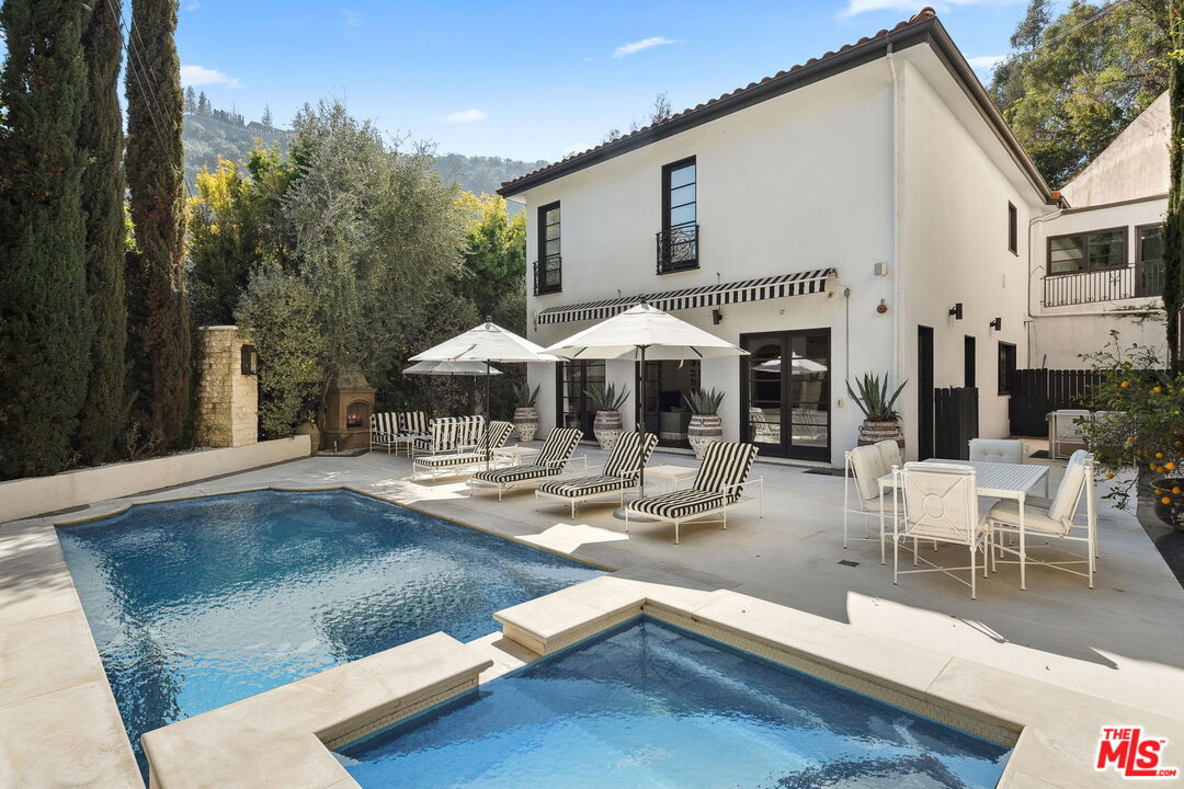 Beverly Hills Post Office, California, 90210, United States, 5 Bedrooms Bedrooms, ,6 BathroomsBathrooms,Residential,For Sale,1723543