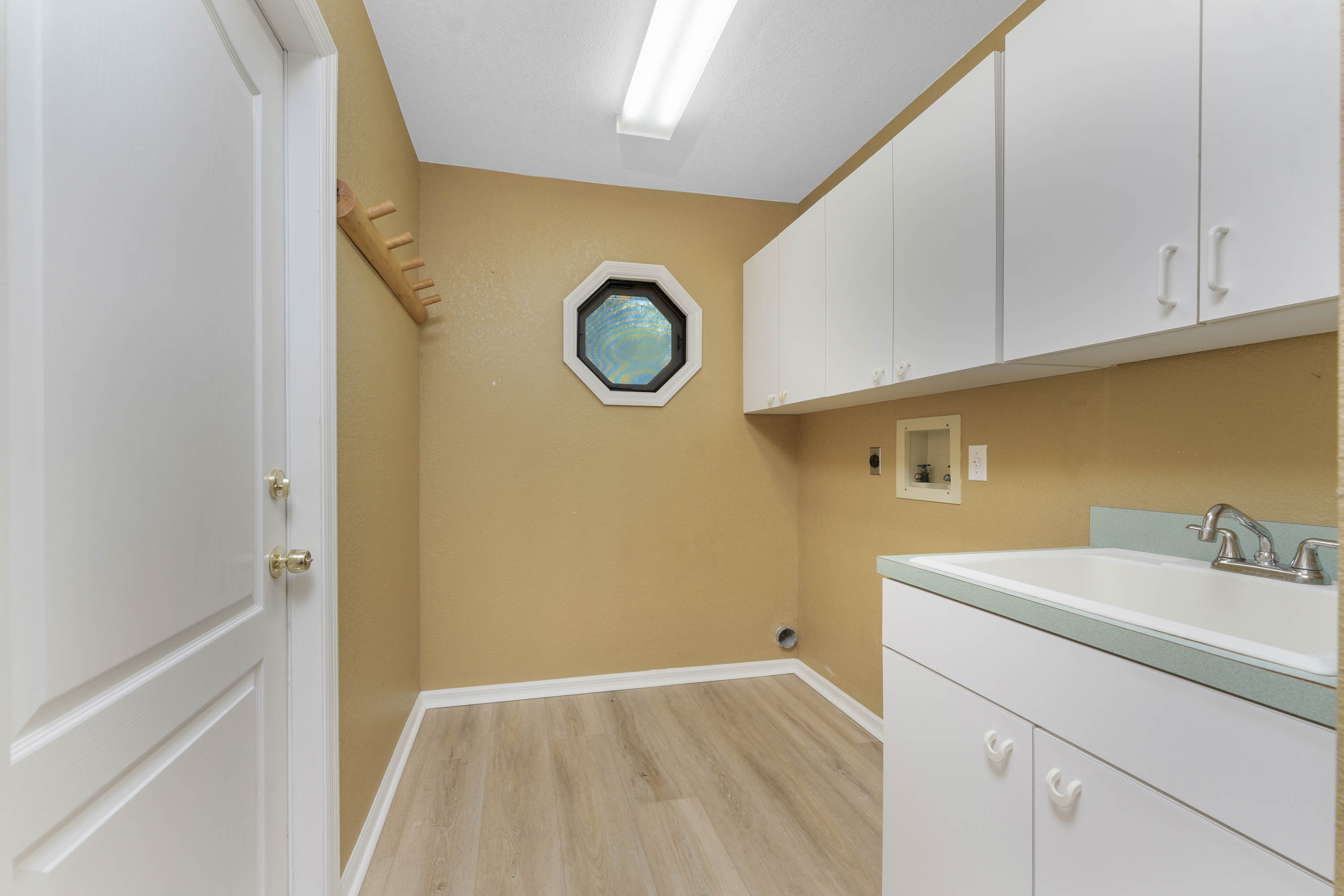 Punta Gorda, Florida, 33950, United States, 3 Bedrooms Bedrooms, ,3 BathroomsBathrooms,Residential,For Sale,1990304