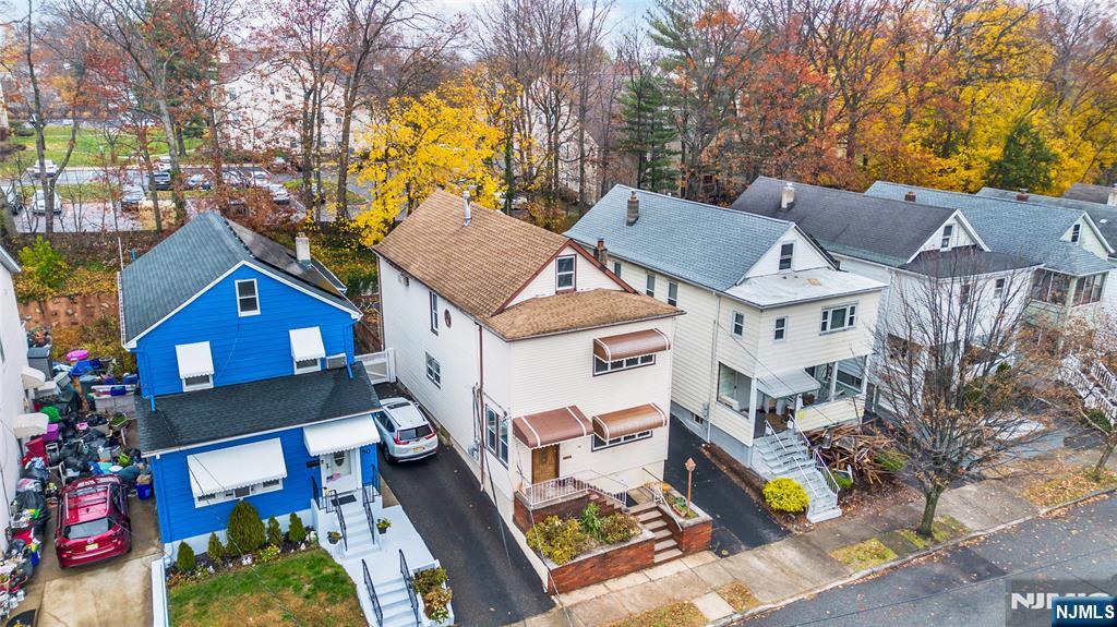 Clifton, New Jersey, 07014, United States, 5 Bedrooms Bedrooms, ,3 BathroomsBathrooms,Residential,For Sale,2000978