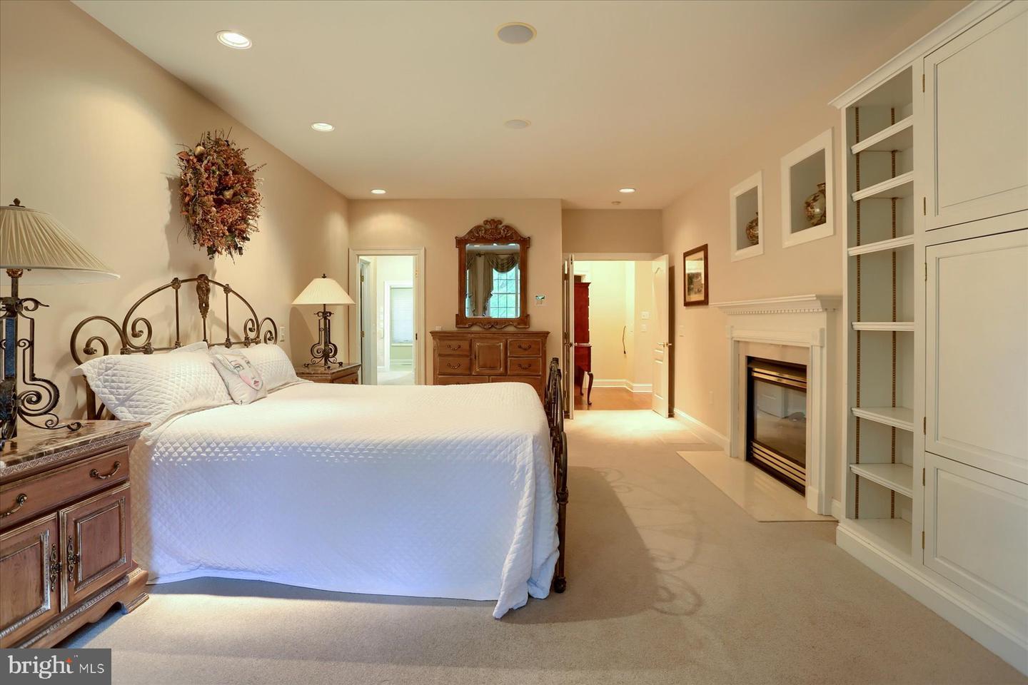 Lemoyne, Pennsylvania, 17043, United States, 5 Bedrooms Bedrooms, ,5 BathroomsBathrooms,Residential,For Sale,1942192