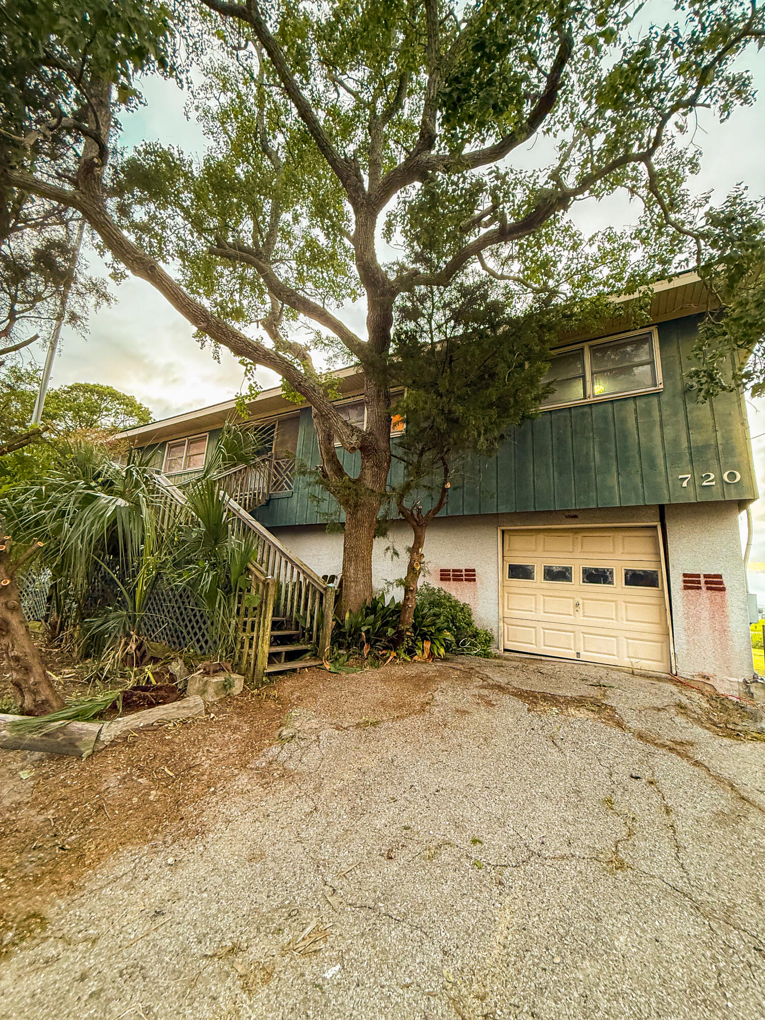 Folly Beach, South Carolina, 29439, United States, 4 Bedrooms Bedrooms, ,3 BathroomsBathrooms,Residential,For Sale,1975835