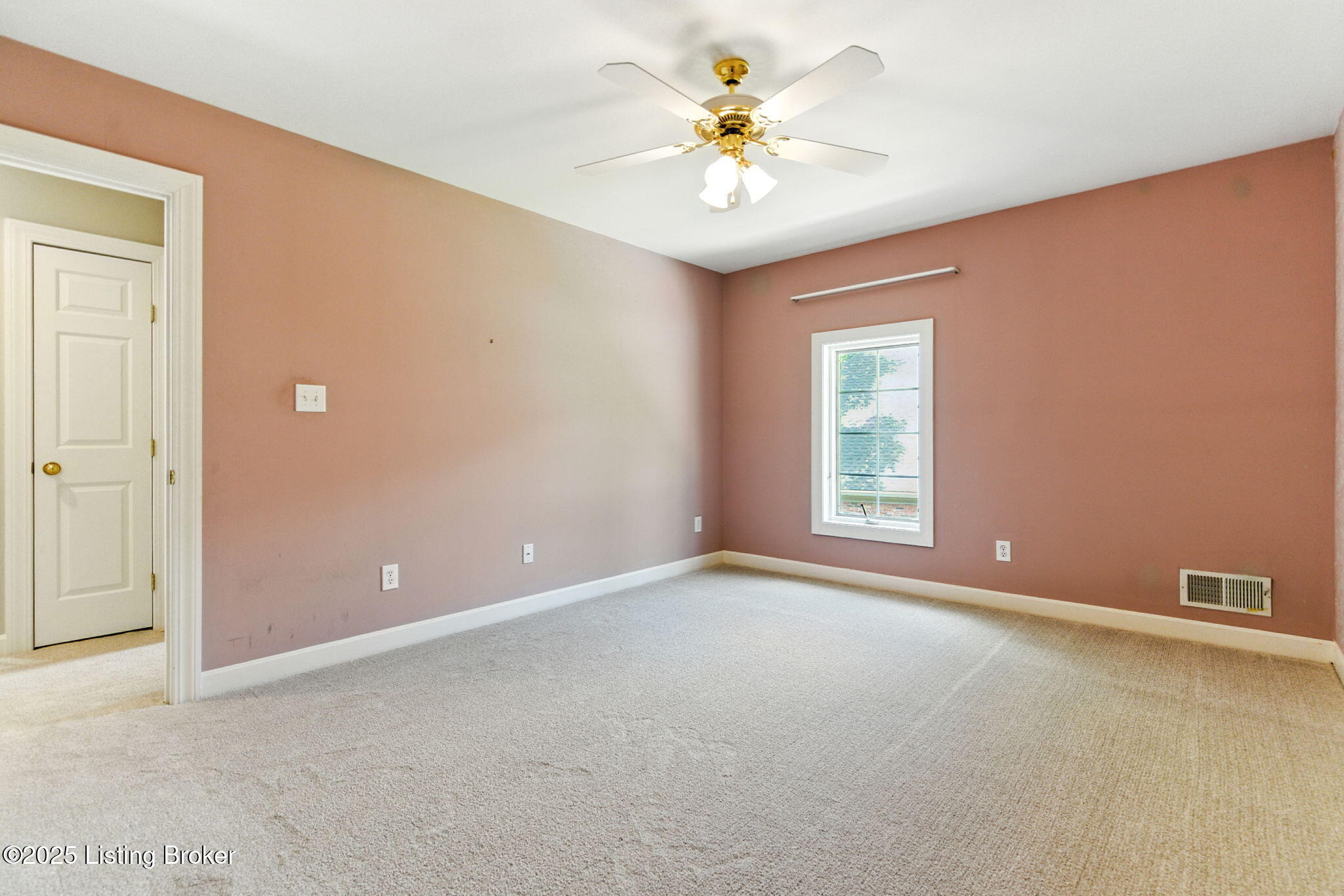 Prospect, Kentucky, 40059, United States, 4 Bedrooms Bedrooms, ,4 BathroomsBathrooms,Residential,For Sale,1941807
