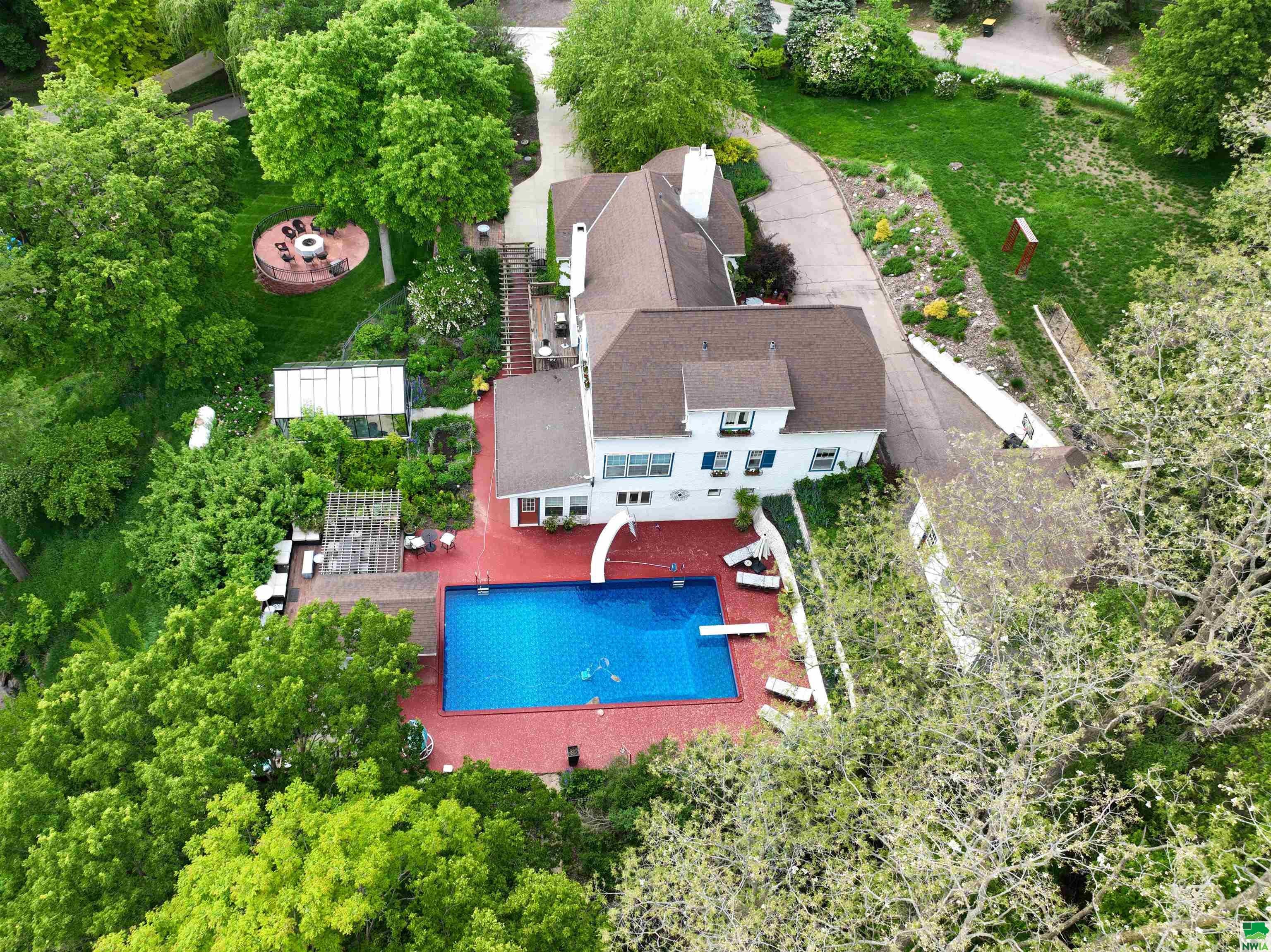 Sioux City, Iowa, 51103, United States, 5 Bedrooms Bedrooms, ,3 BathroomsBathrooms,Residential,For Sale,1824079