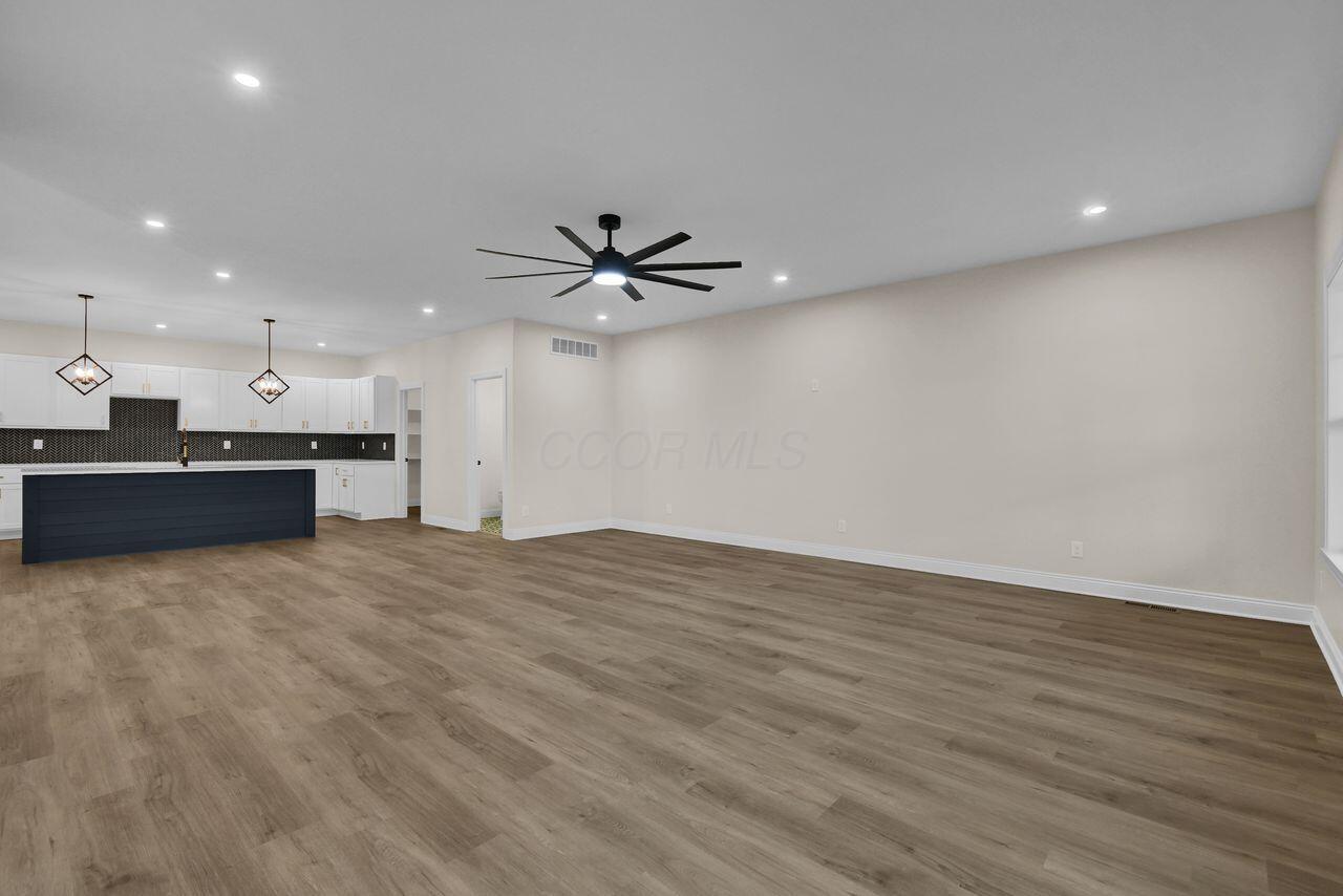 Thornville, Ohio, 43076, United States, 4 Bedrooms Bedrooms, ,4 BathroomsBathrooms,Residential,For Sale,1998970