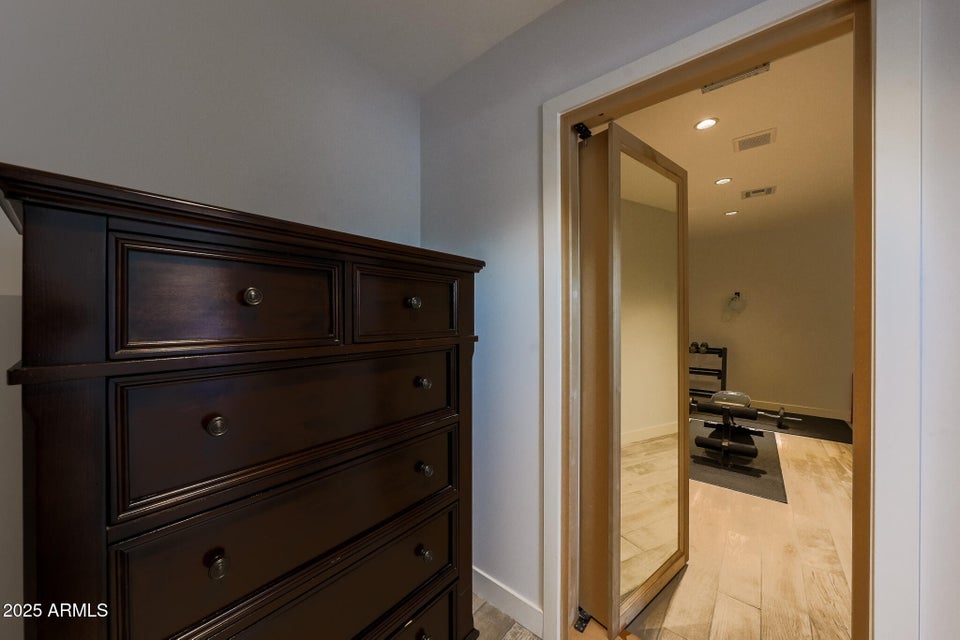 Phoenix, Arizona, 85018, United States, 4 Bedrooms Bedrooms, ,Residential,For Sale,2001186