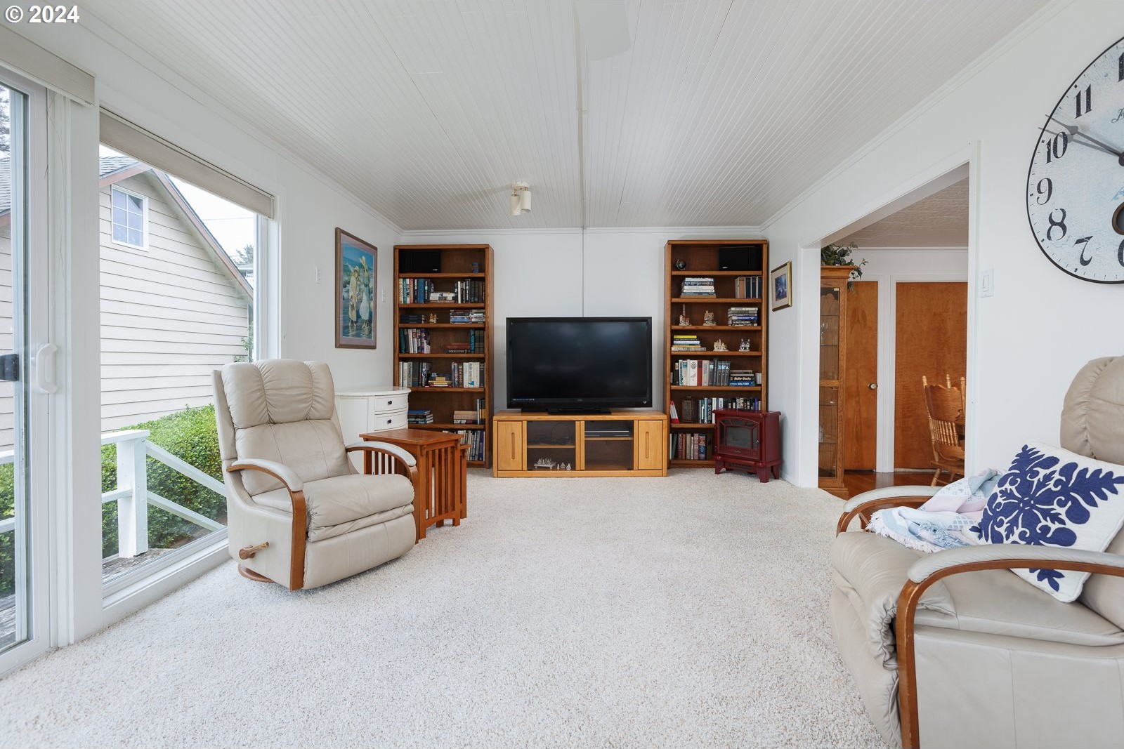 Lincoln City, Oregon, 97367, United States, 3 Bedrooms Bedrooms, ,2 BathroomsBathrooms,Residential,For Sale,1735832