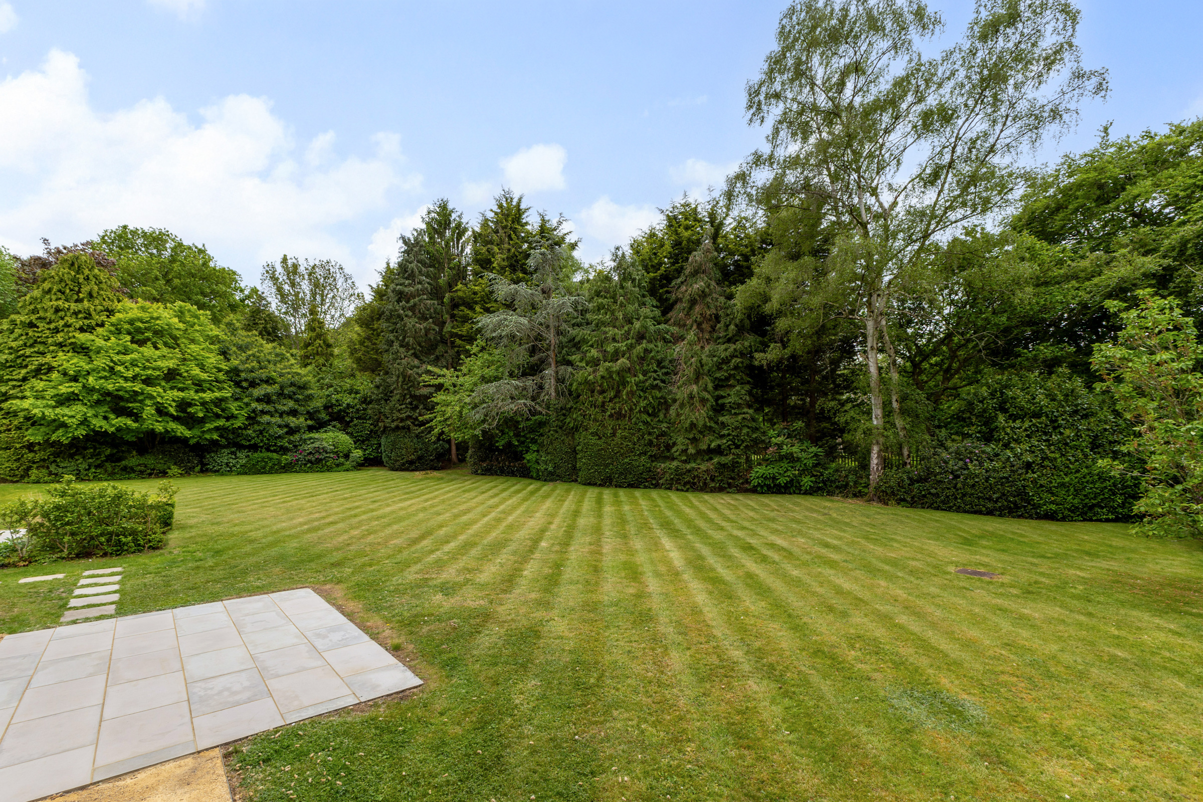  A Contemporary Five-Bedroom House with direct access onto Wentworth golf course - 物件實景
