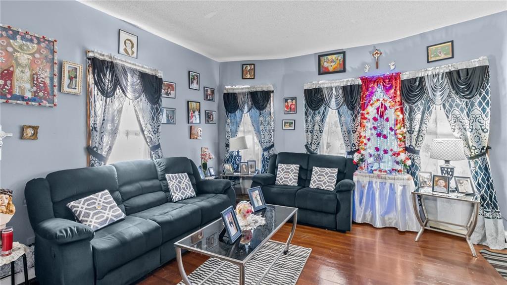 Pawtucket, Rhode Island, 02860, United States, 9 Bedrooms Bedrooms, ,3 BathroomsBathrooms,Residential,For Sale,2009086