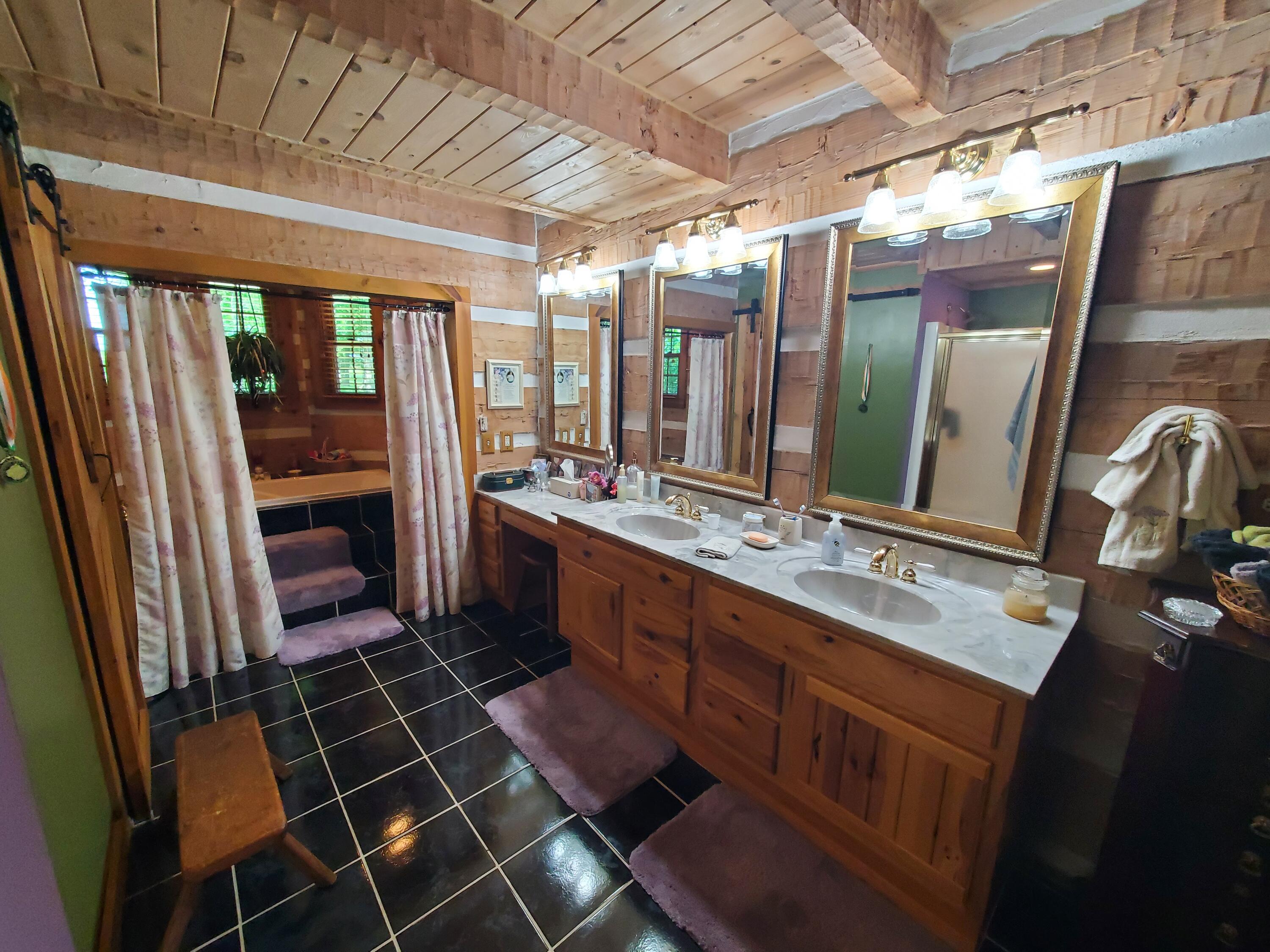 Sadieville, Kentucky, 40370, United States, 4 Bedrooms Bedrooms, ,3 BathroomsBathrooms,Residential,For Sale,1839886