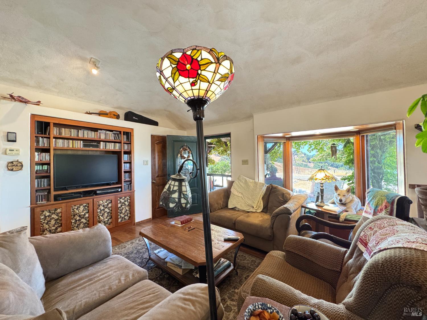 Garberville, California, 95542, United States, 3 Bedrooms Bedrooms, ,2 BathroomsBathrooms,Residential,For Sale,1914332