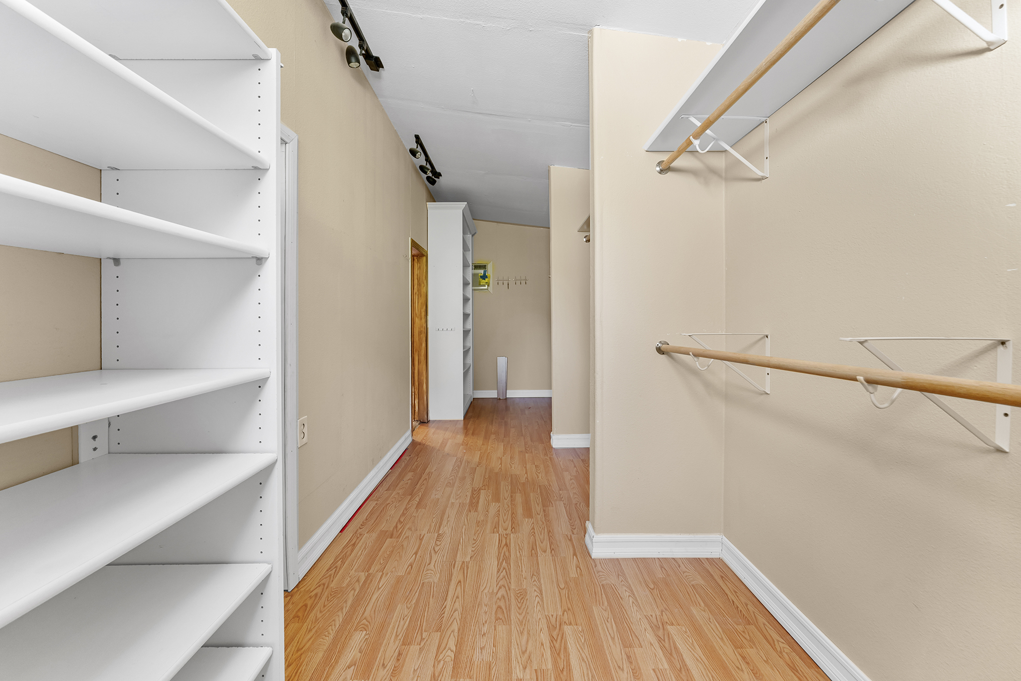 Banning, California, 92220, United States, 4 Bedrooms Bedrooms, ,2 BathroomsBathrooms,Residential,For Sale,1983509