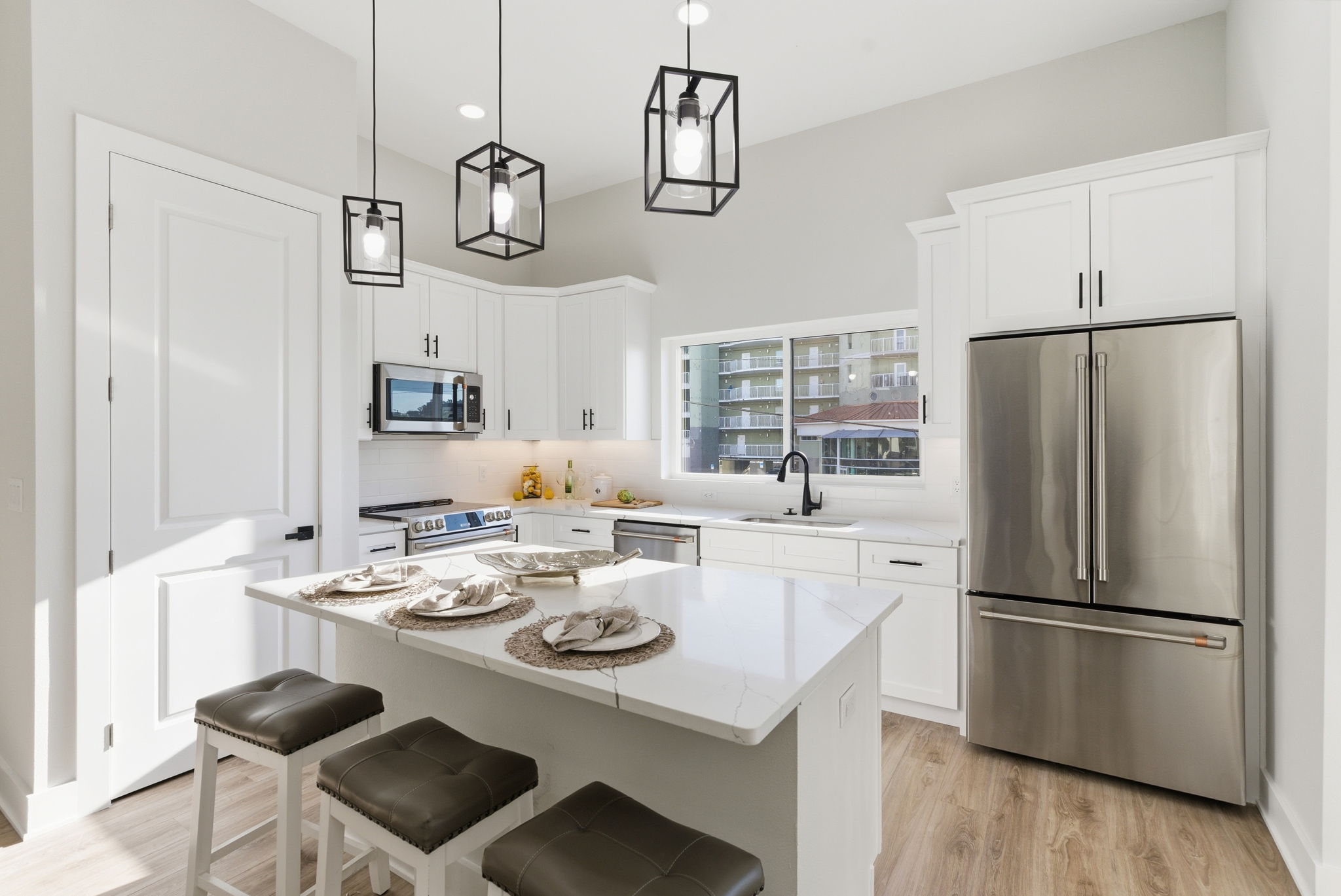 Treasure Island, Florida, 33706, United States, 5 Bedrooms Bedrooms, ,4 BathroomsBathrooms,Residential,For Sale,1887391