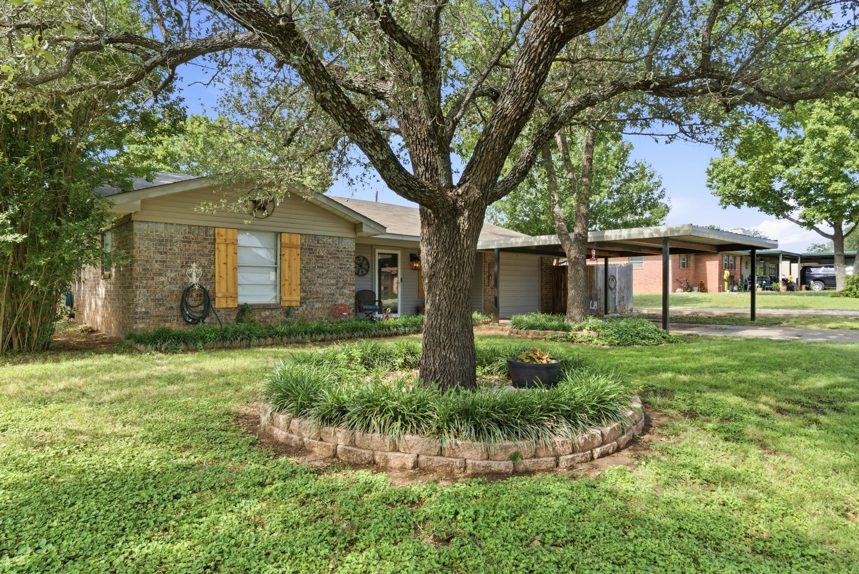  1508 Avenue D, Graham, TX, 76450 - 物件實景