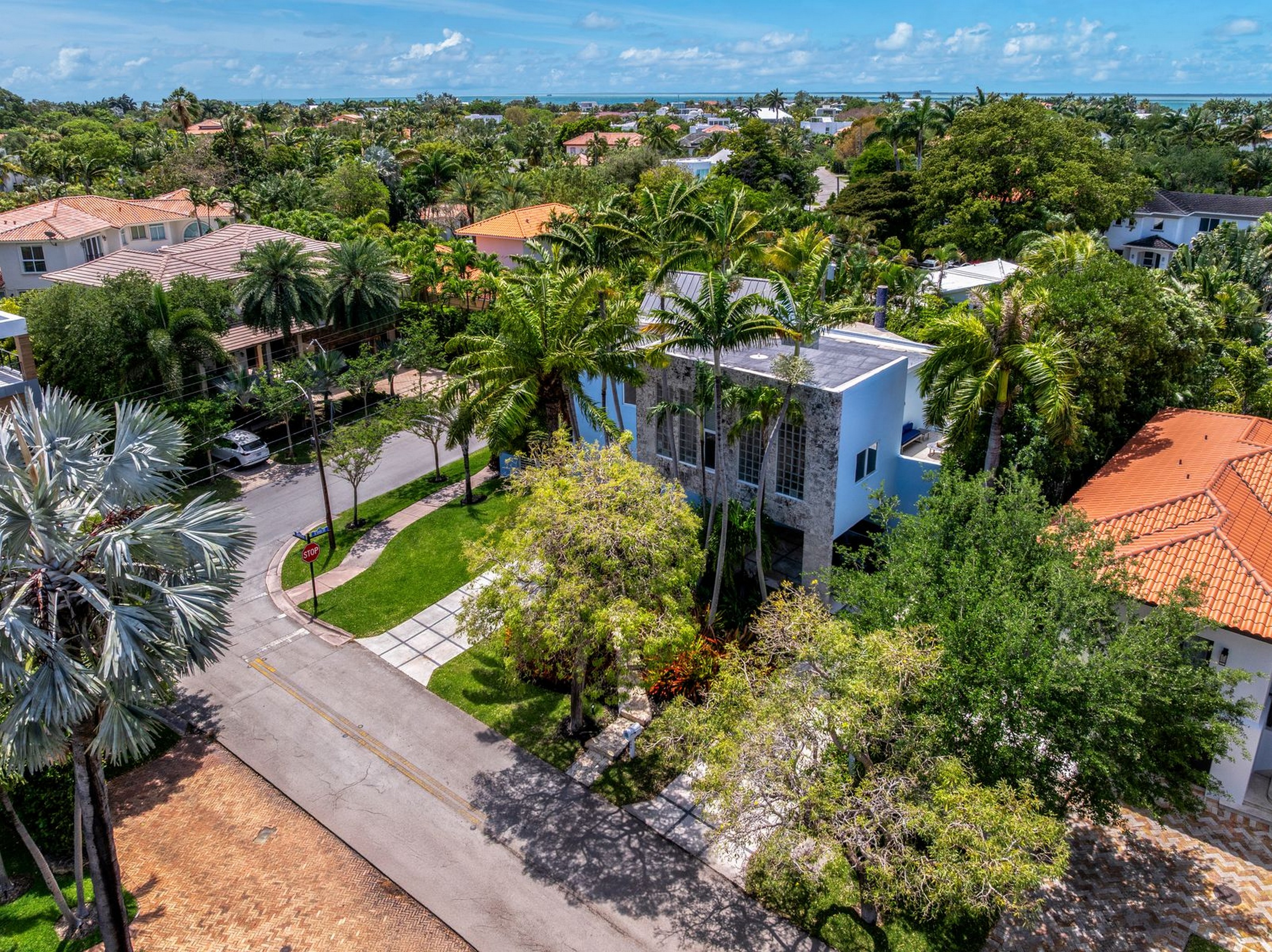  690 Warren Ln, Key Biscayne, FL, 33149 - 物件實景