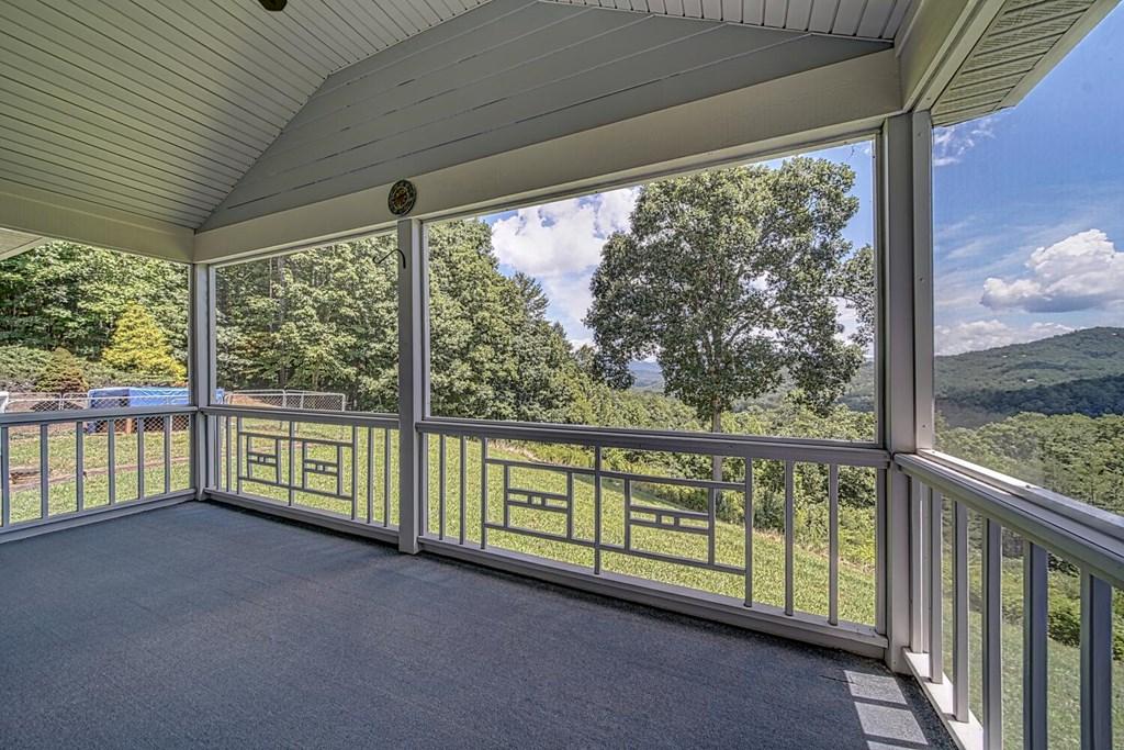 Blairsville, Georgia, 30512, United States, 5 Bedrooms Bedrooms, ,4 BathroomsBathrooms,Residential,For Sale,1770772