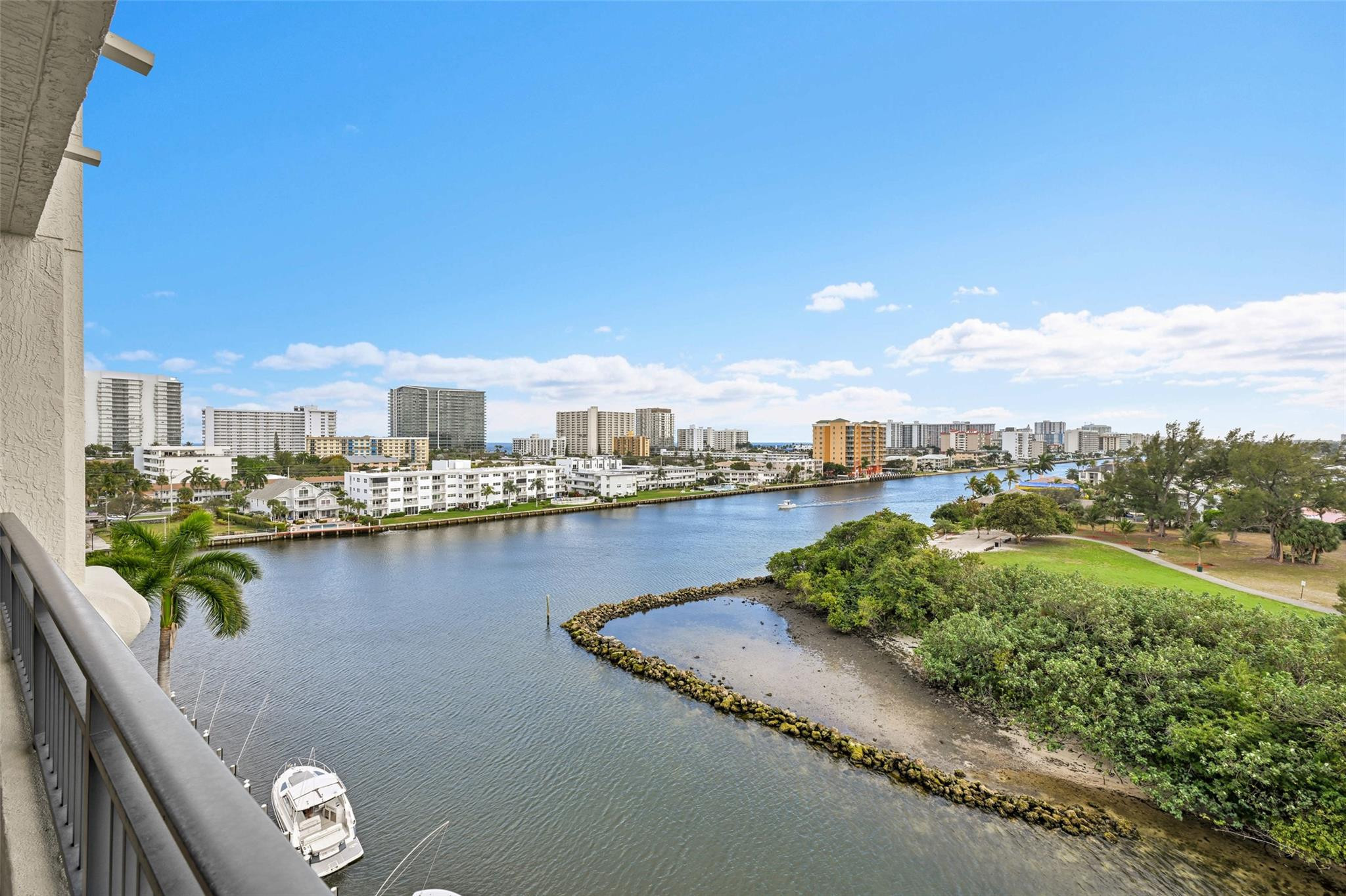 Pompano Beach, Florida, 33062, United States, 2 Bedrooms Bedrooms, ,3 BathroomsBathrooms,Residential,For Sale,2024404