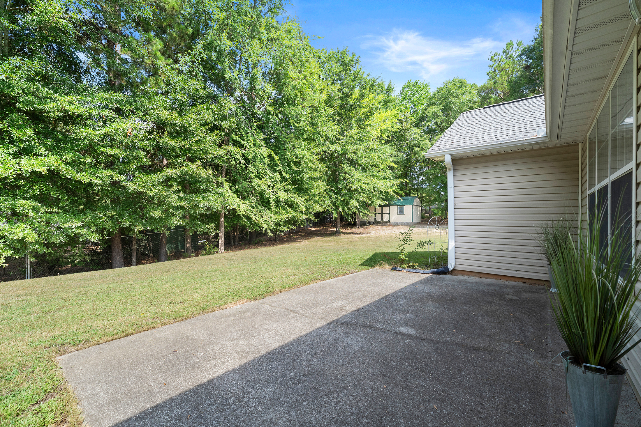  Immaculately Maintained, Brick-Front, Step-Less Ranch Home - 物件實景