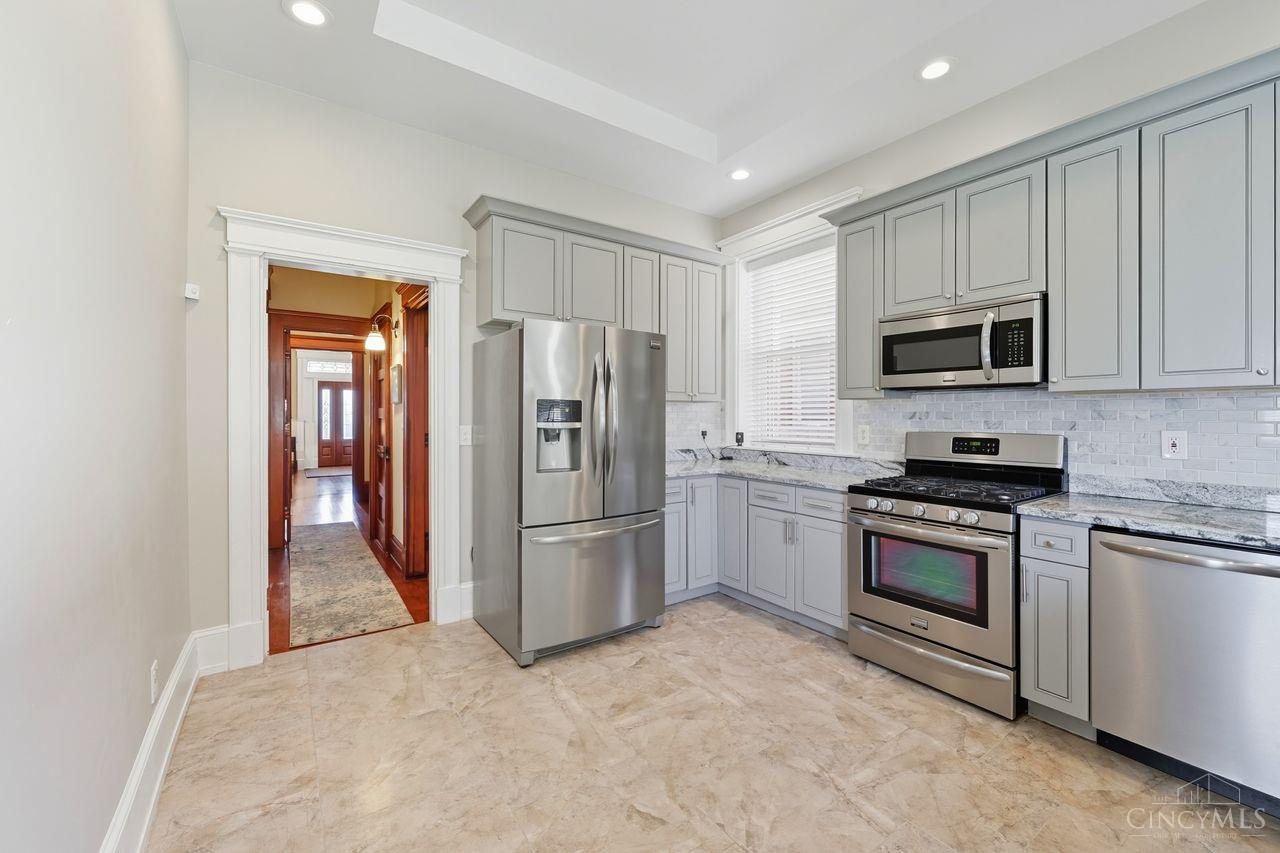 Norwood, Ohio, 45212, United States, 5 Bedrooms Bedrooms, ,5 BathroomsBathrooms,Residential,For Sale,1948609