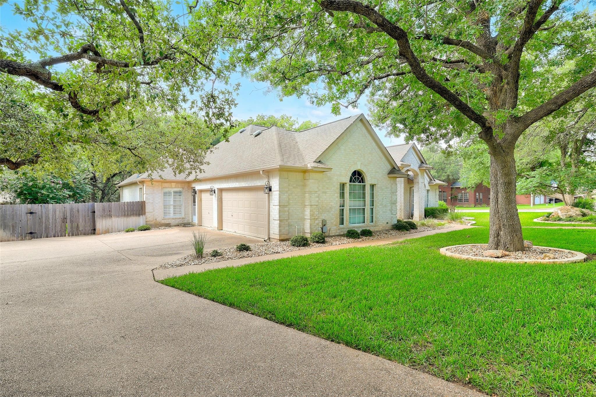 Georgetown, Texas, 78628, United States, 3 Bedrooms Bedrooms, ,3 BathroomsBathrooms,Residential,For Sale,1988891