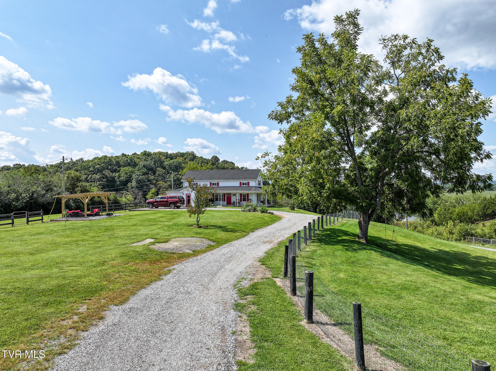 Greeneville, Tennessee, 37745, United States, 3 Bedrooms Bedrooms, ,3 BathroomsBathrooms,Residential,For Sale,2039547