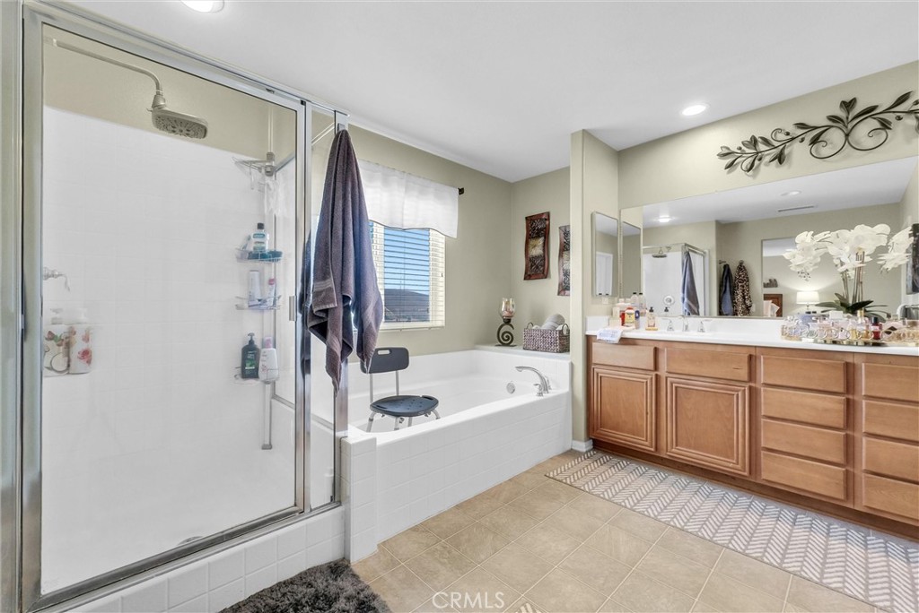 Lake Elsinore, California, 92530, United States, 3 Bedrooms Bedrooms, ,3 BathroomsBathrooms,Residential,For Sale,1880934