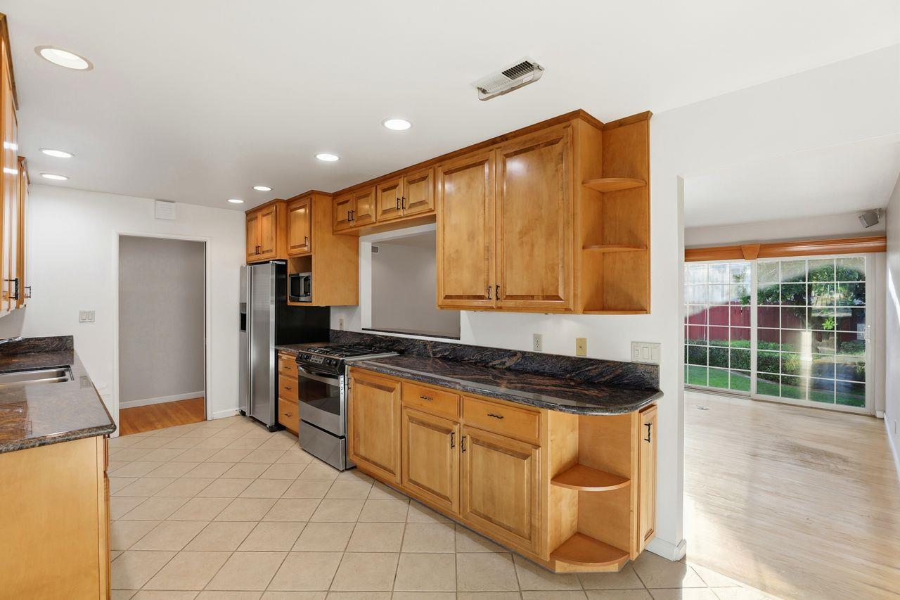 Sacramento, California, 95822, United States, 3 Bedrooms Bedrooms, ,2 BathroomsBathrooms,Residential,For Sale,1989013