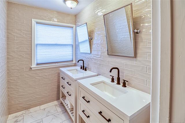 McAlester, Oklahoma, 74501, United States, 4 Bedrooms Bedrooms, ,2 BathroomsBathrooms,Residential,For Sale,1982144