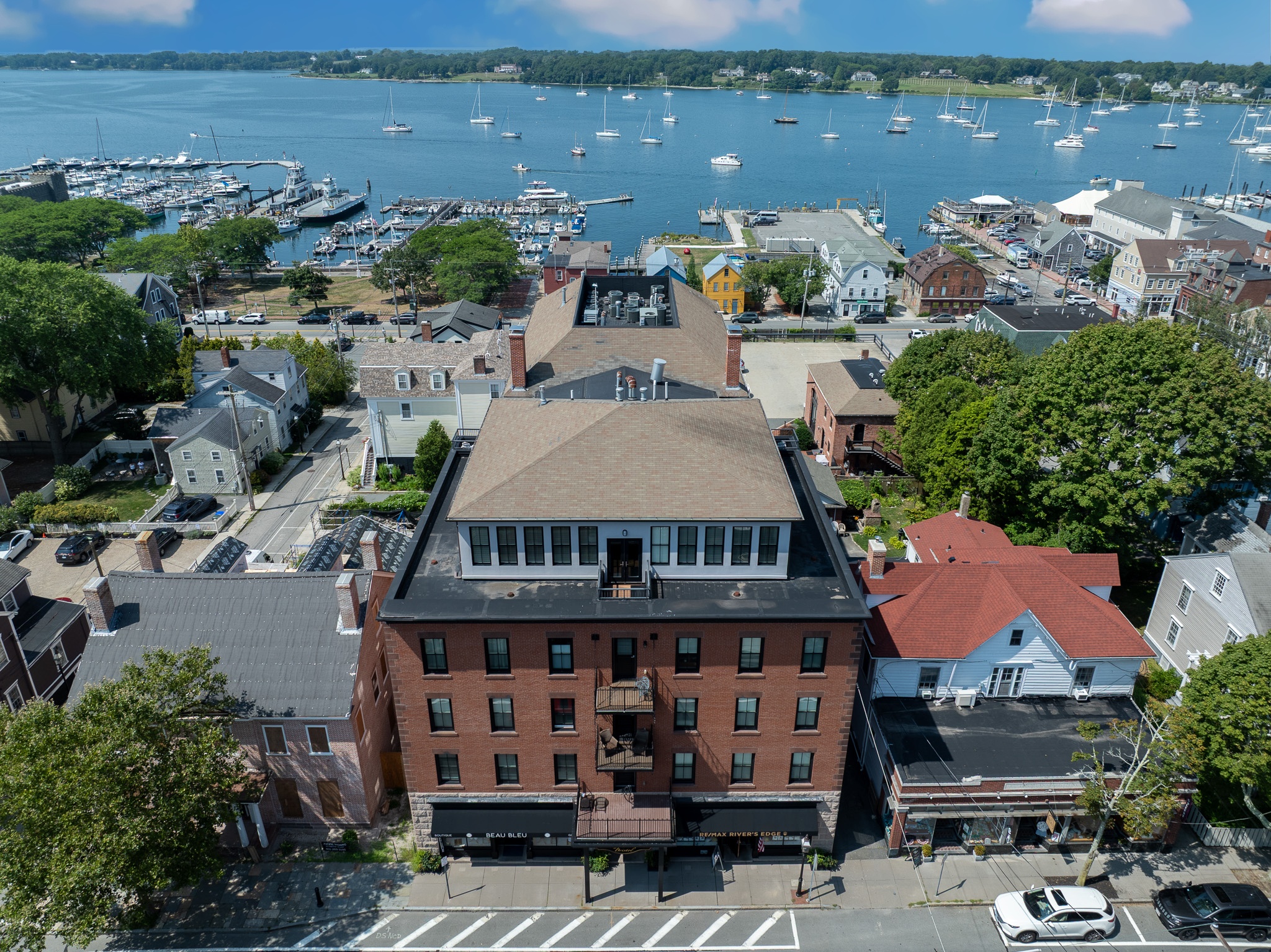 Bristol, Rhode Island, 02809, United States, 2 Bedrooms Bedrooms, ,3 BathroomsBathrooms,Residential,For Sale,1834727