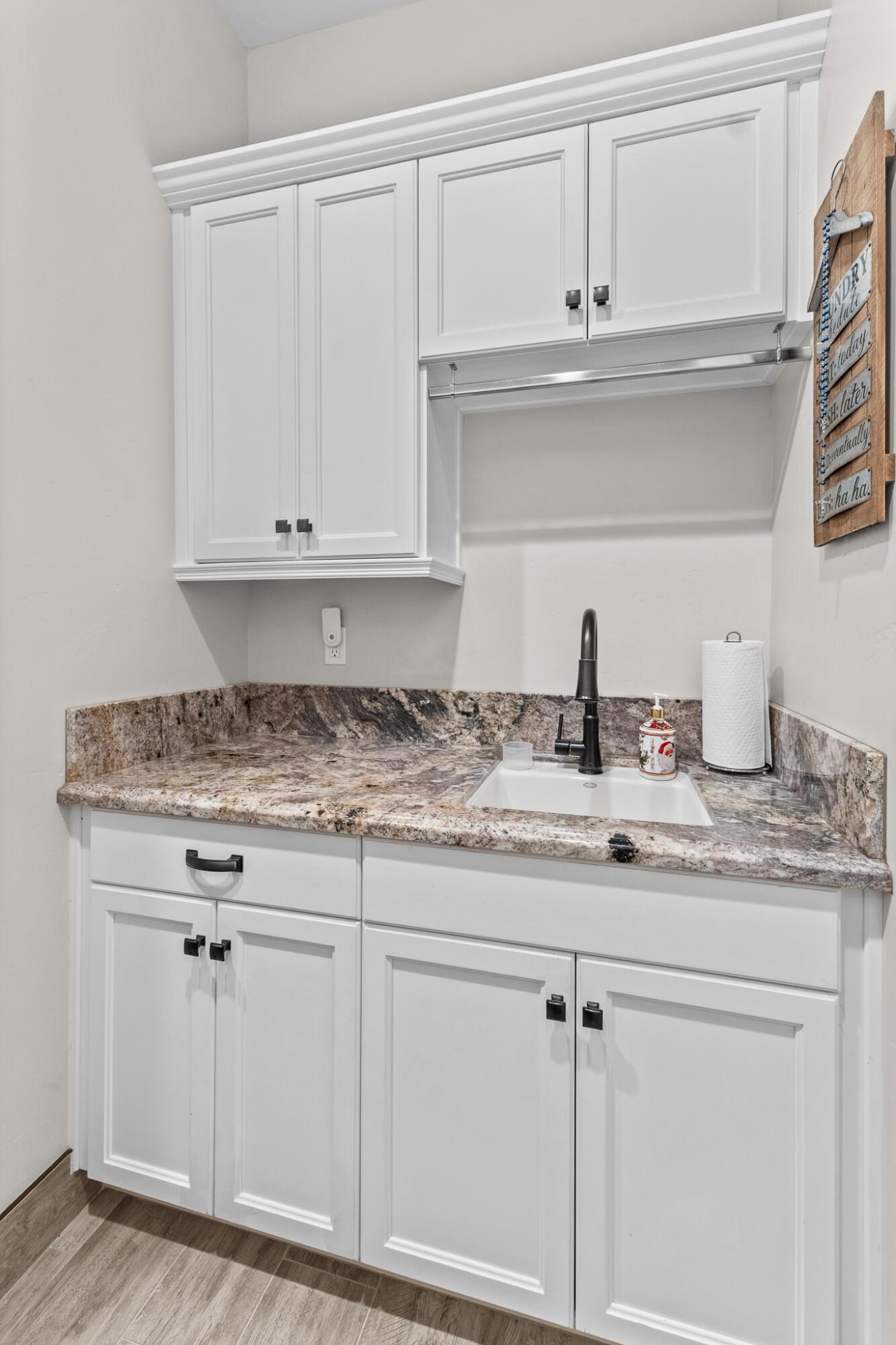 Visalia, California, 93291, United States, 4 Bedrooms Bedrooms, ,3 BathroomsBathrooms,Residential,For Sale,1976772