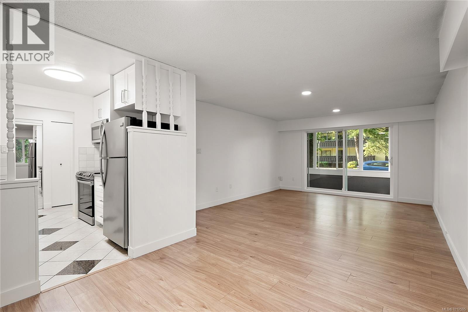 ESQUIMALT, British Columbia, V9A 3N4, CA, 3 Bedrooms Bedrooms, ,1 BathroomBathrooms,Residential,For Sale,1950228
