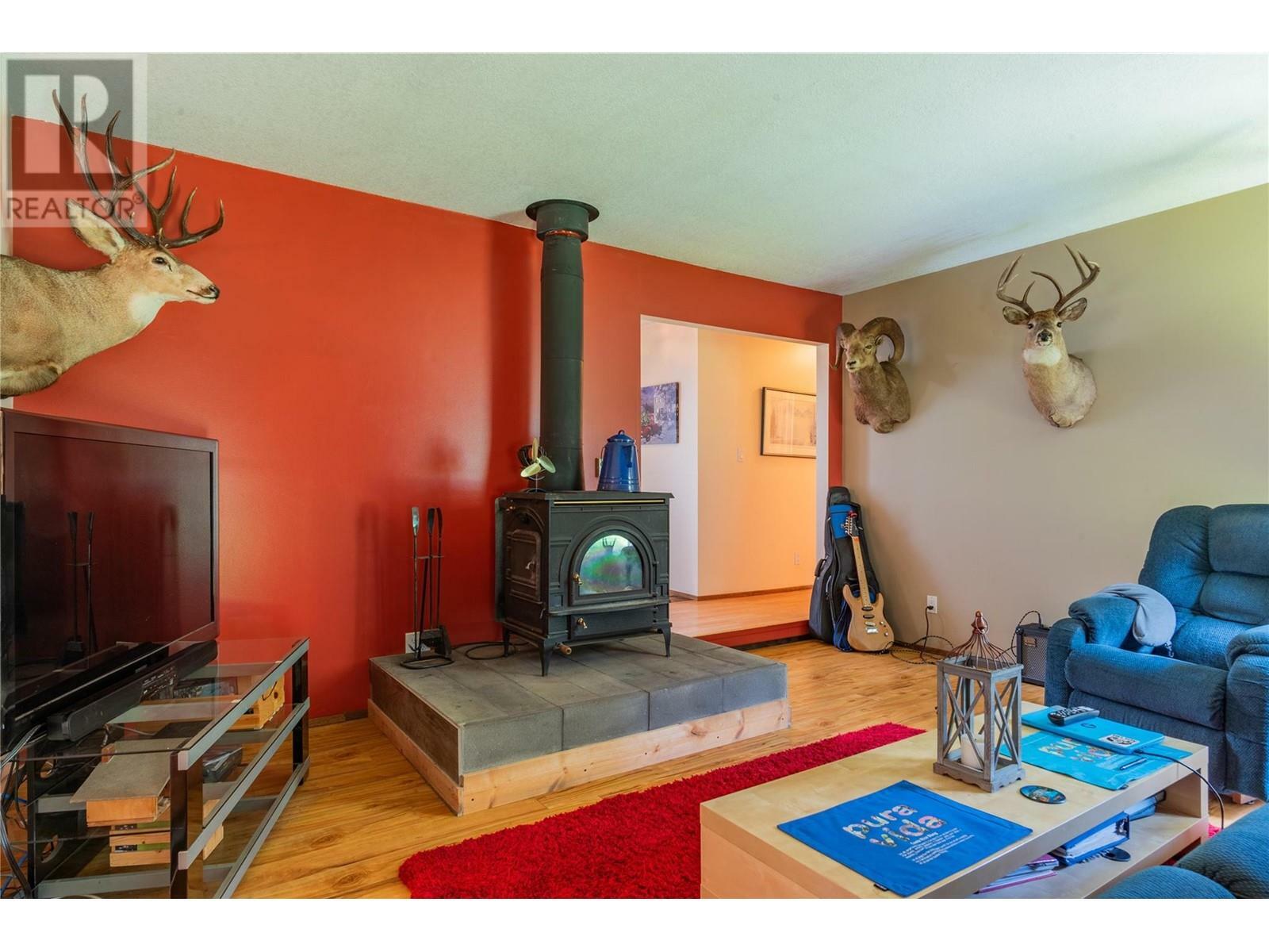 WINLAW, British Columbia, V0G 2J0, CA, 3 Bedrooms Bedrooms, ,2 BathroomsBathrooms,Residential,For Sale,1839031