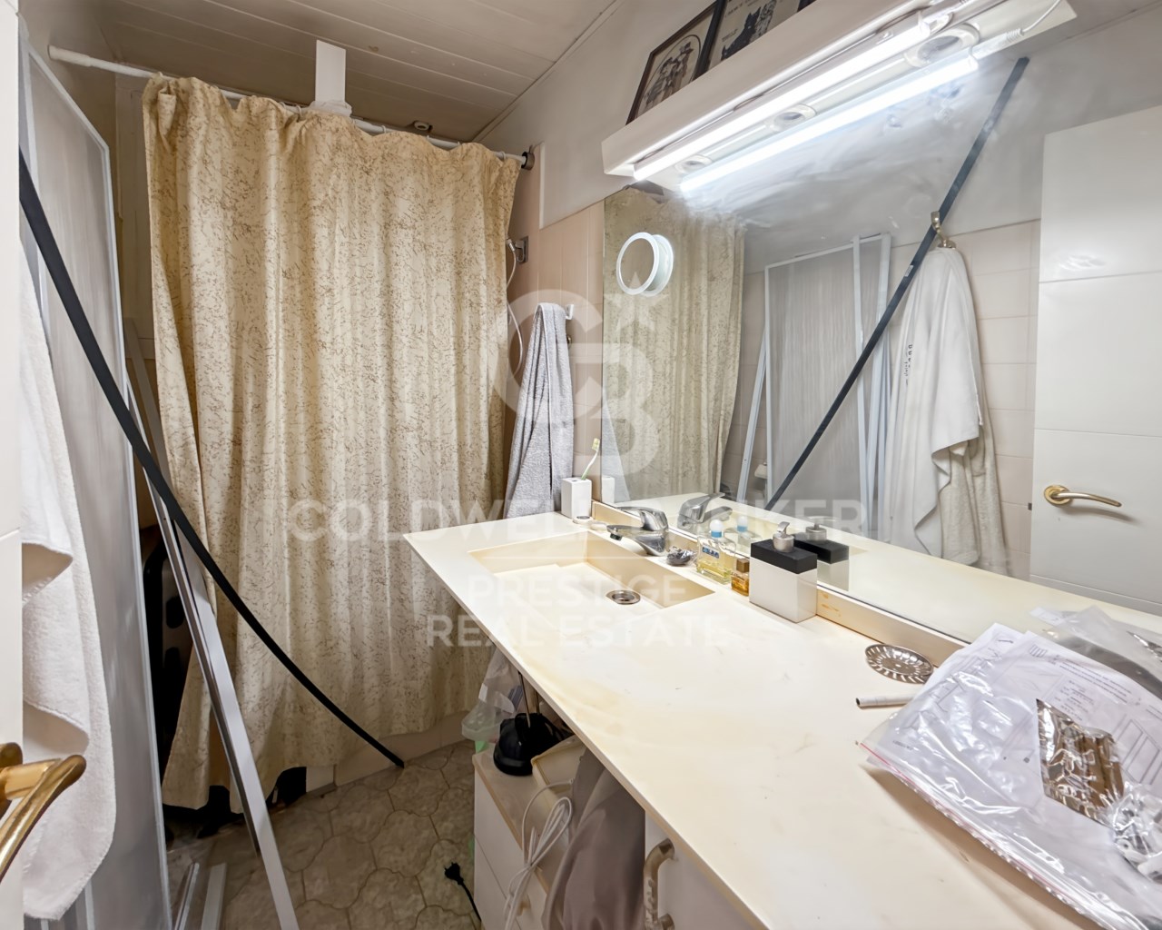 Barcelona, Catalonia, ES, 4 Bedrooms Bedrooms, ,3 BathroomsBathrooms,Residential,For Sale,1793371