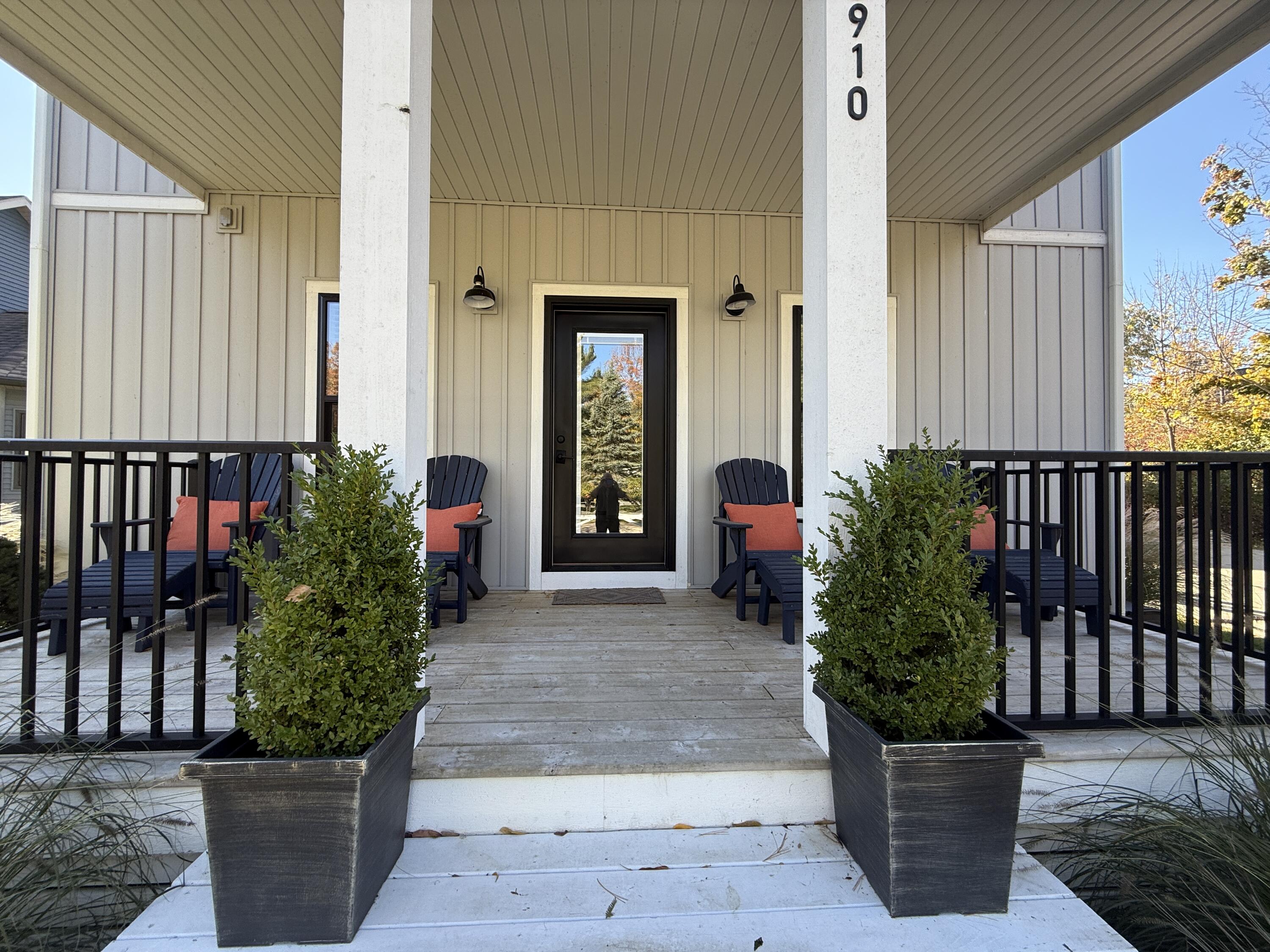 Douglas, Michigan, 49406, United States, 3 Bedrooms Bedrooms, ,3 BathroomsBathrooms,Residential,For Sale,1979342