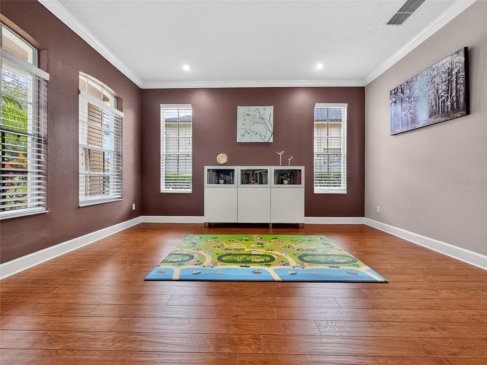 OVIEDO, Florida, 32766, United States, 5 Bedrooms Bedrooms, ,3 BathroomsBathrooms,Residential,For Sale,1974970