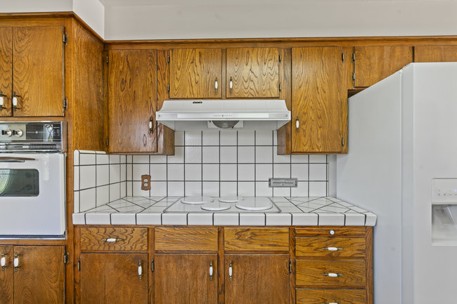 Hollister, California, 95023, United States, 3 Bedrooms Bedrooms, ,2 BathroomsBathrooms,Residential,For Sale,1942638
