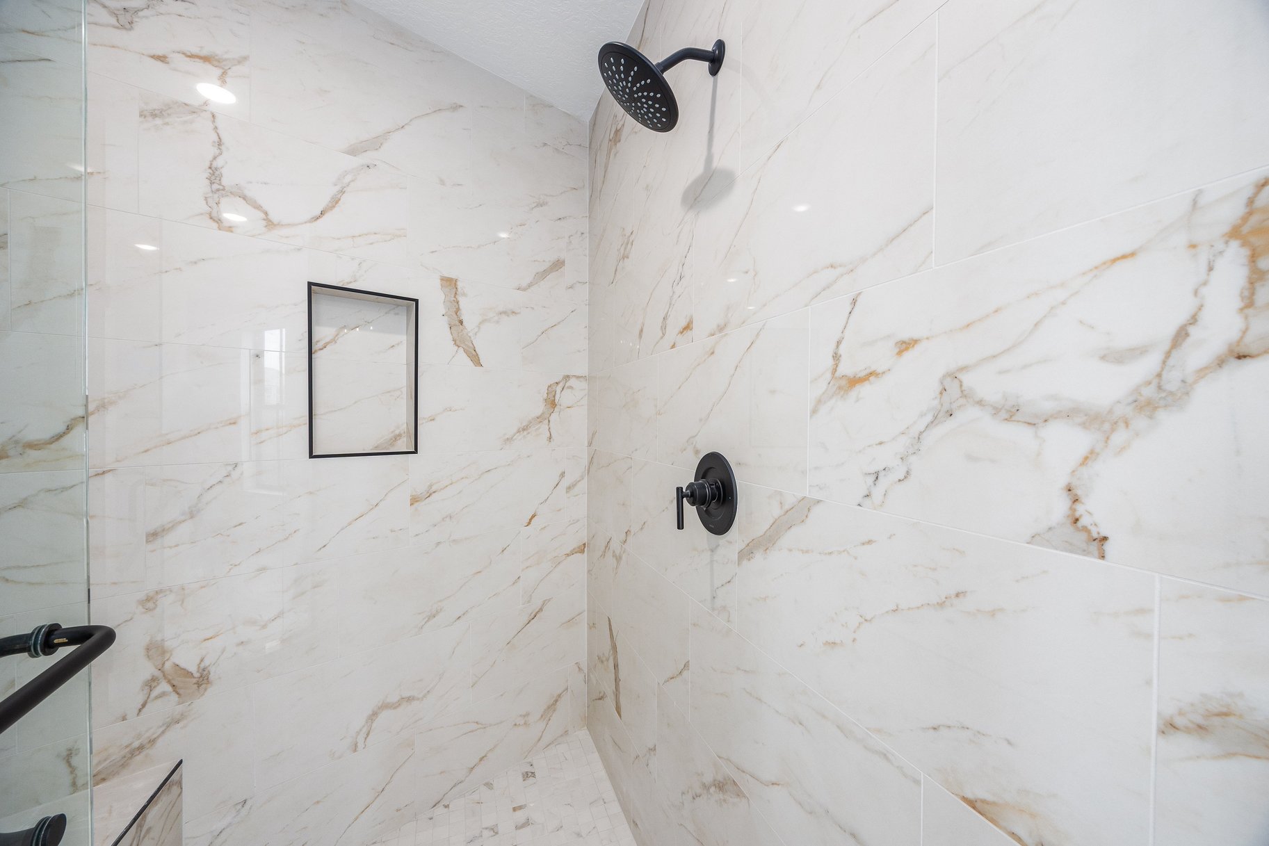  Newly Released Penthouse-Style Living in The Heart of Holladay Village - 物件實景