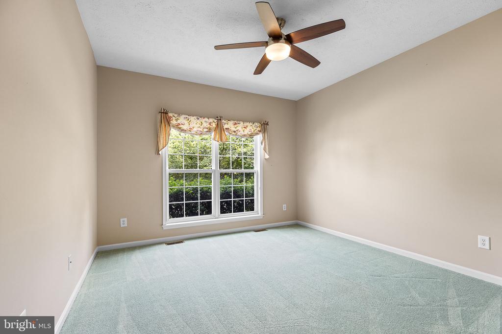 Fredericksburg, Virginia, 22401, United States, 5 Bedrooms Bedrooms, ,3 BathroomsBathrooms,Residential,For Sale,1920807