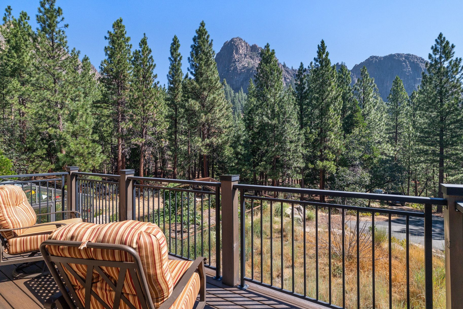  20 Private Acres. One Epic Location. - 物件實景