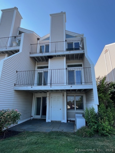Bridgeport, Connecticut, 06605, United States, 2 Bedrooms Bedrooms, ,3 BathroomsBathrooms,Residential,For Sale,1903371
