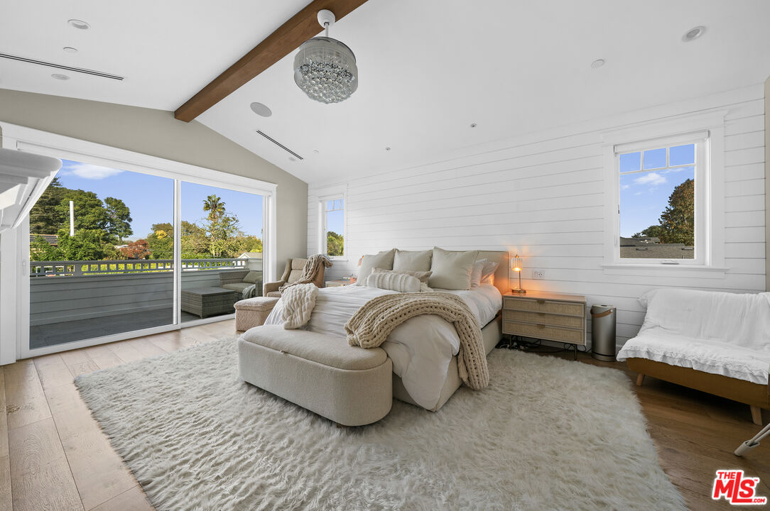 Valley Village, California, 91607, United States, 7 Bedrooms Bedrooms, ,8 BathroomsBathrooms,Residential,For Sale,1997303