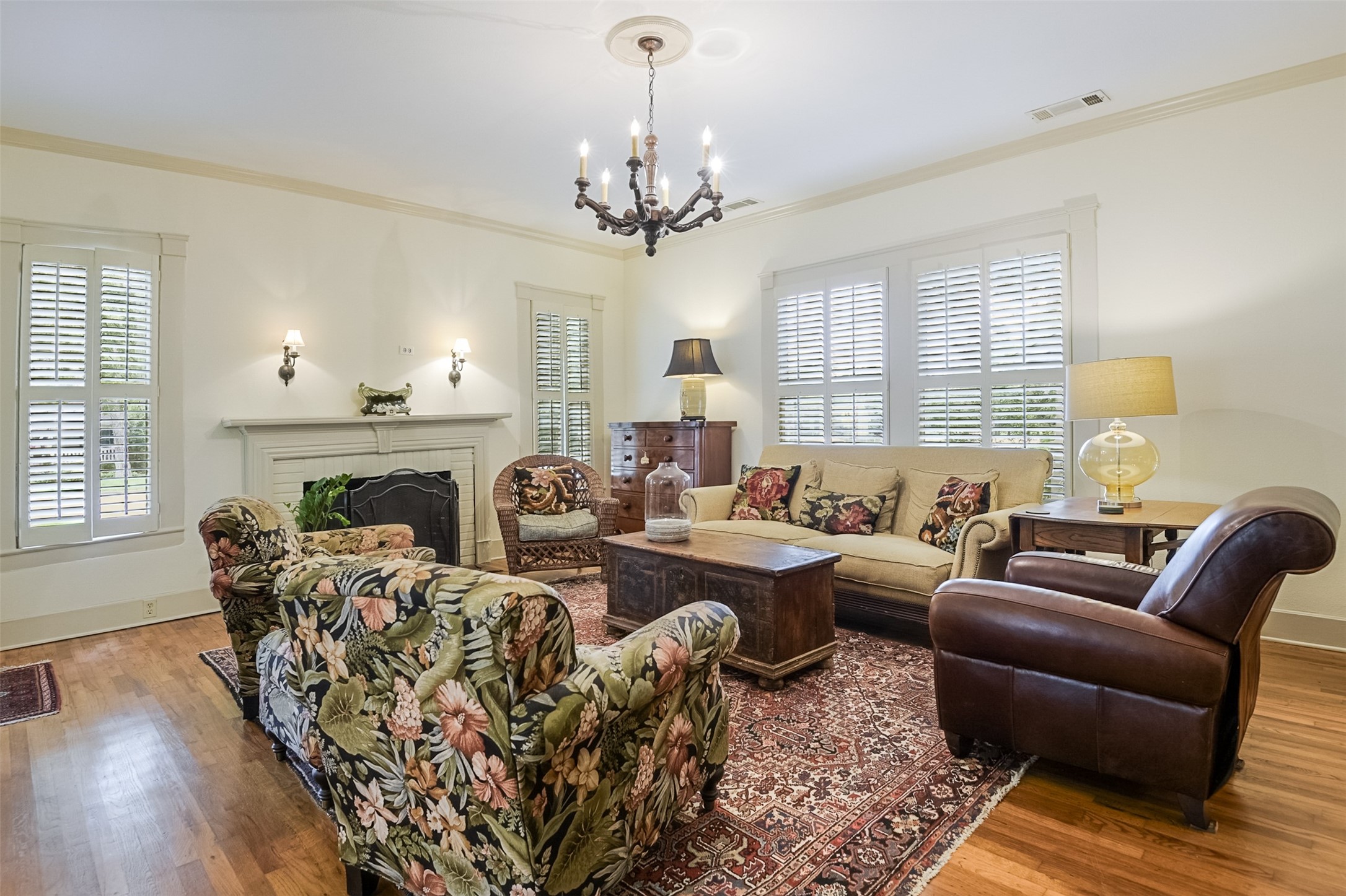 Waxahachie, Texas, 75165, United States, 5 Bedrooms Bedrooms, ,4 BathroomsBathrooms,Residential,For Sale,1940527