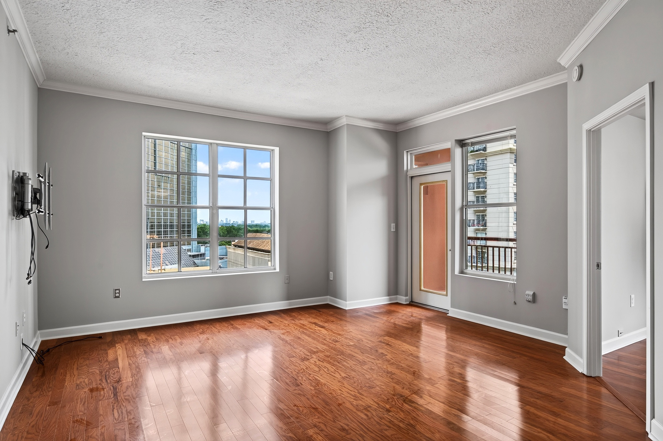 Beautifully Renovated Condo in Unbeatable Midtown Location - 物件實景