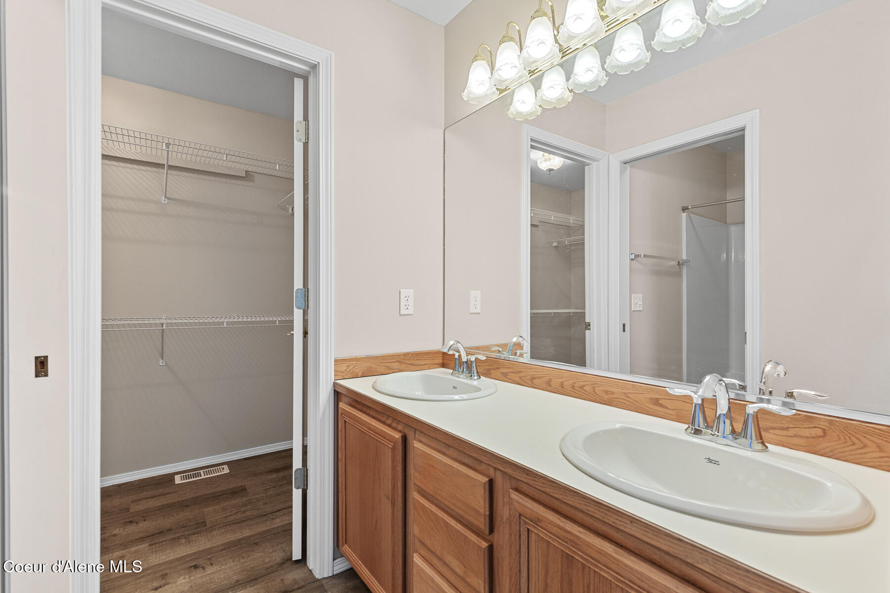 Hayden, Idaho, 83835, United States, 4 Bedrooms Bedrooms, ,3 BathroomsBathrooms,Residential,For Sale,1909154