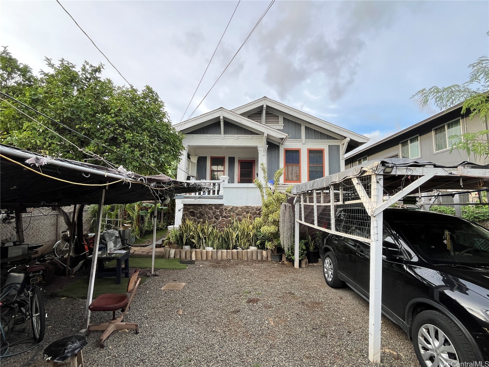 Honolulu, Hawaii, 96819, United States, 3 Bedrooms Bedrooms, ,2 BathroomsBathrooms,Residential,For Sale,1989154