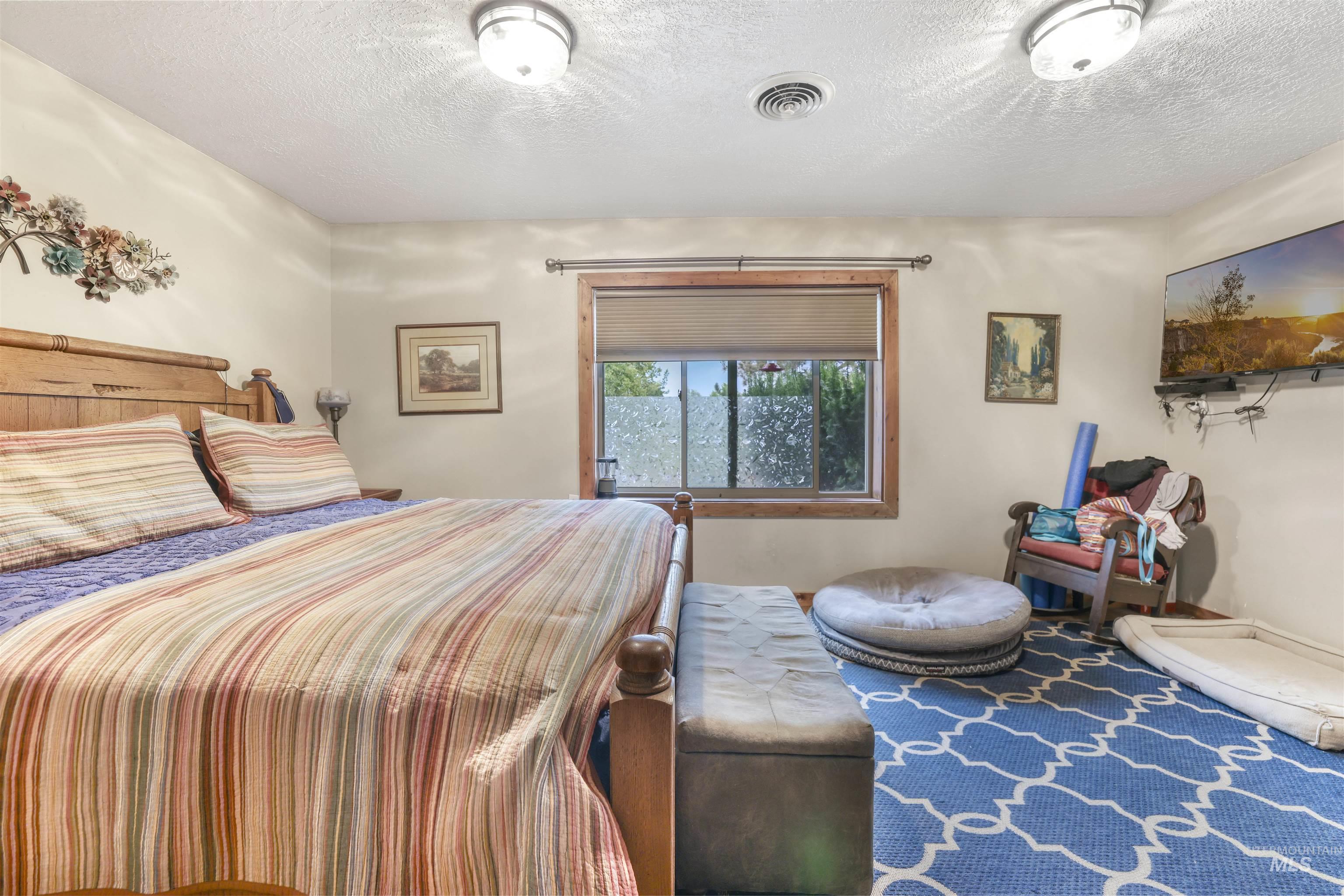 Twin Falls, Idaho, 83301, United States, 3 Bedrooms Bedrooms, ,2 BathroomsBathrooms,Residential,For Sale,1932611