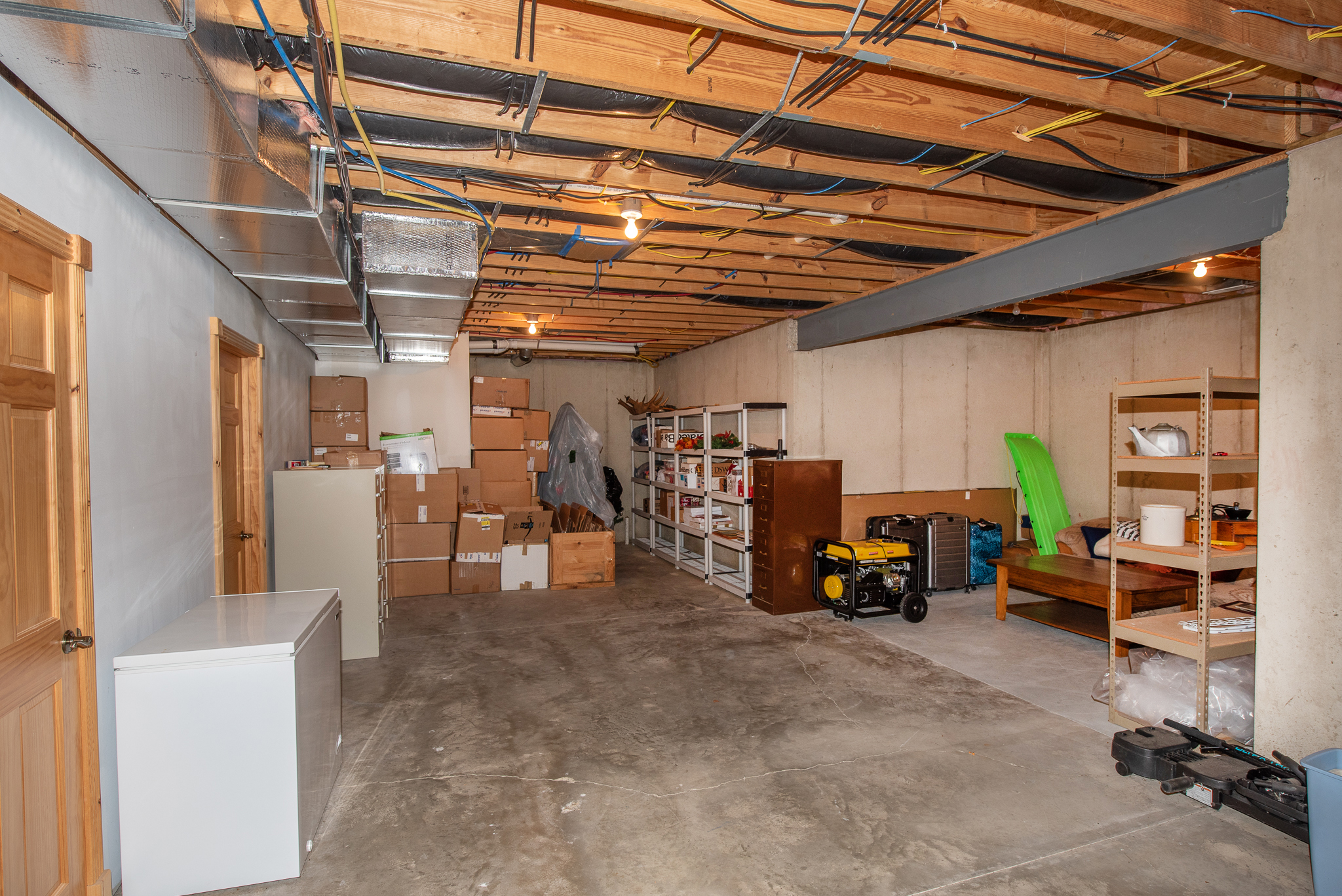  Custom Log Home Located on 2.7 Acres - 物件實景